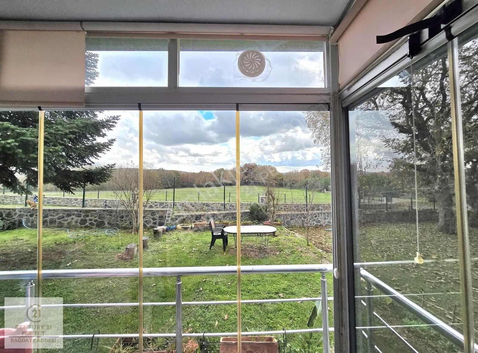 Site İçerisinde Doğa Manzaralı Havuzlu Bahçeli Bakımlı Villa - Görsel 5