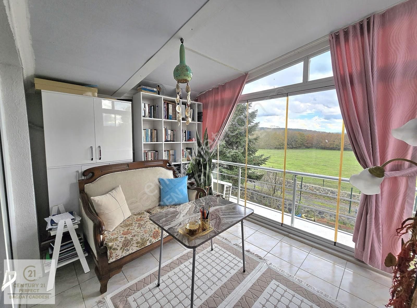 Site İçerisinde Doğa Manzaralı Havuzlu Bahçeli Bakımlı Villa - Görsel 8