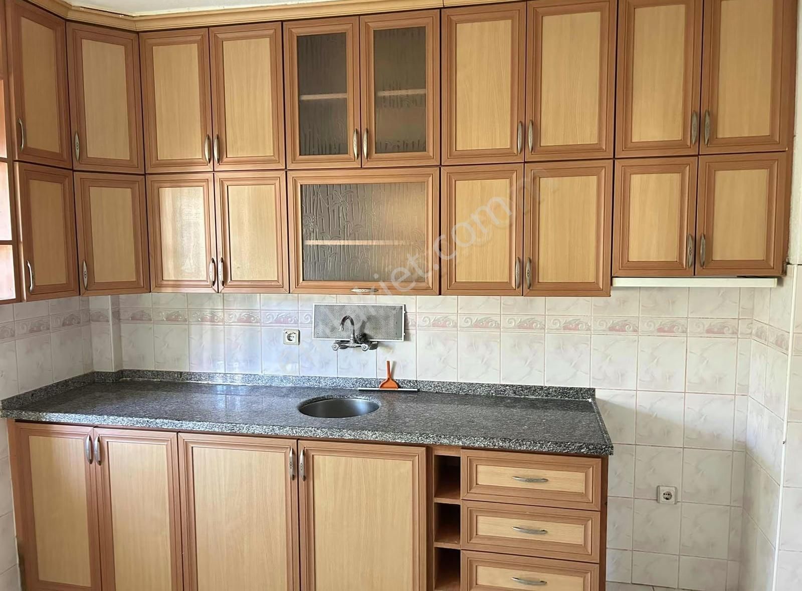 Gizemli Emlaktan Kiralık 3+1 Yarı Müstakil Daire - Görsel 12