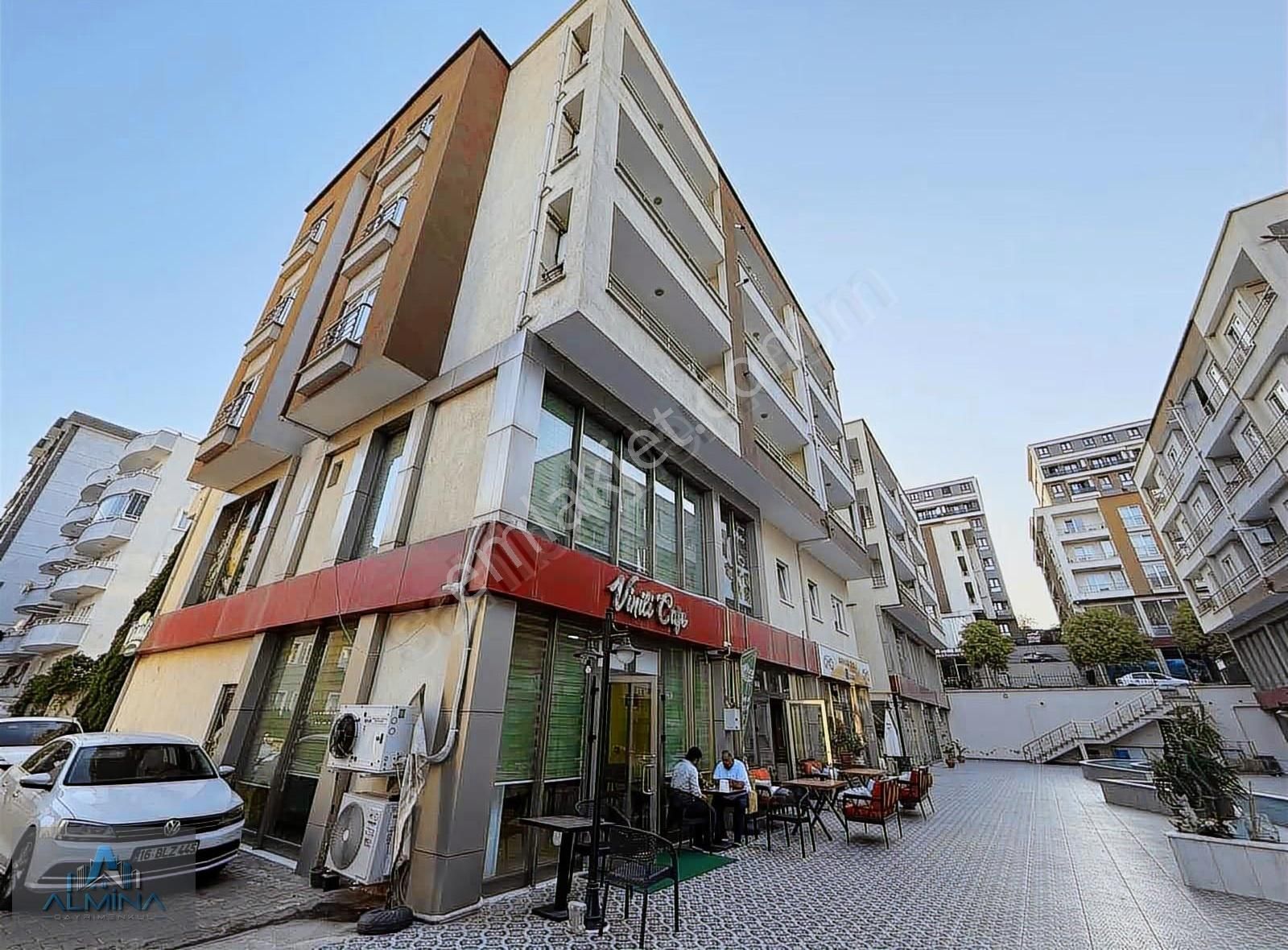 Almina'dan Cadde Üstü Site İçi Geniş M2 1+1 Kiralık Daire
