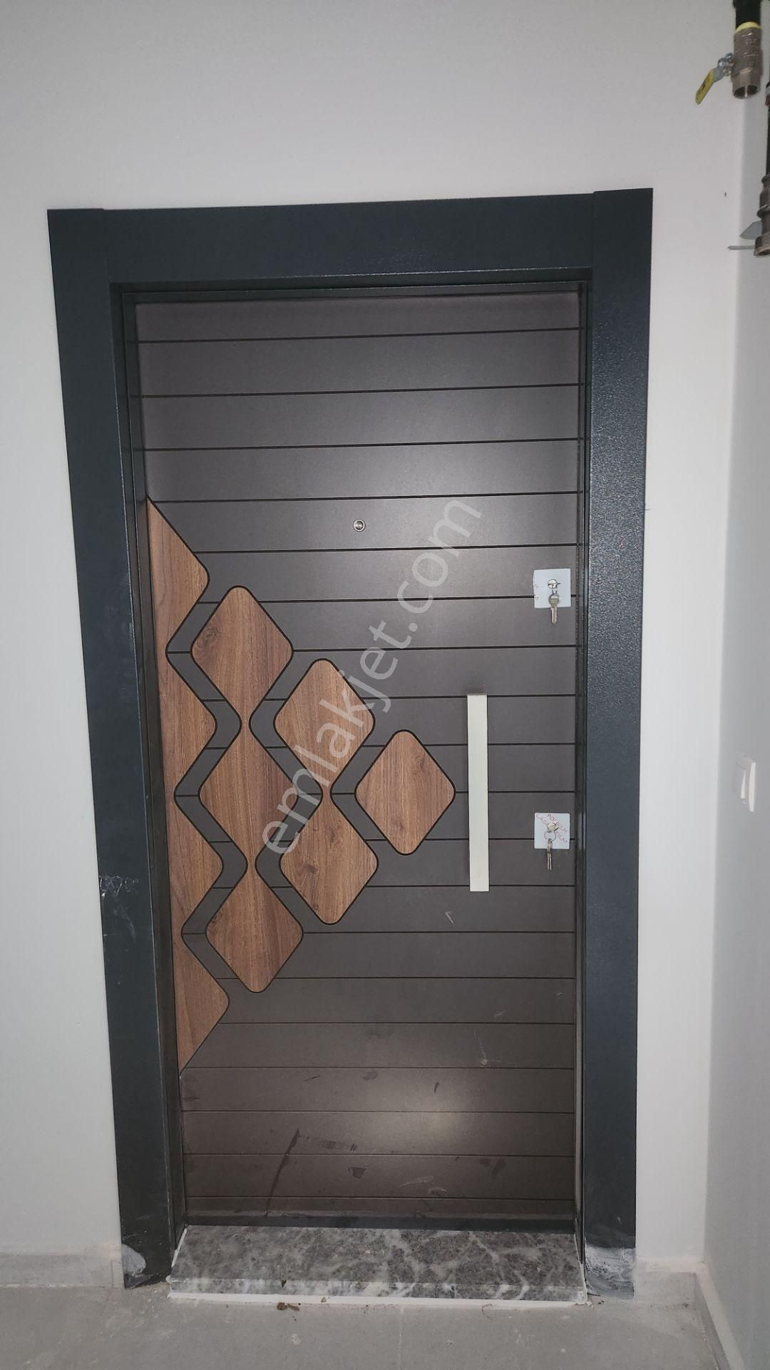 Altınova Merkez'de Sıfır Ful Eşyalı 1+1 Arakat Daire - Görsel 4