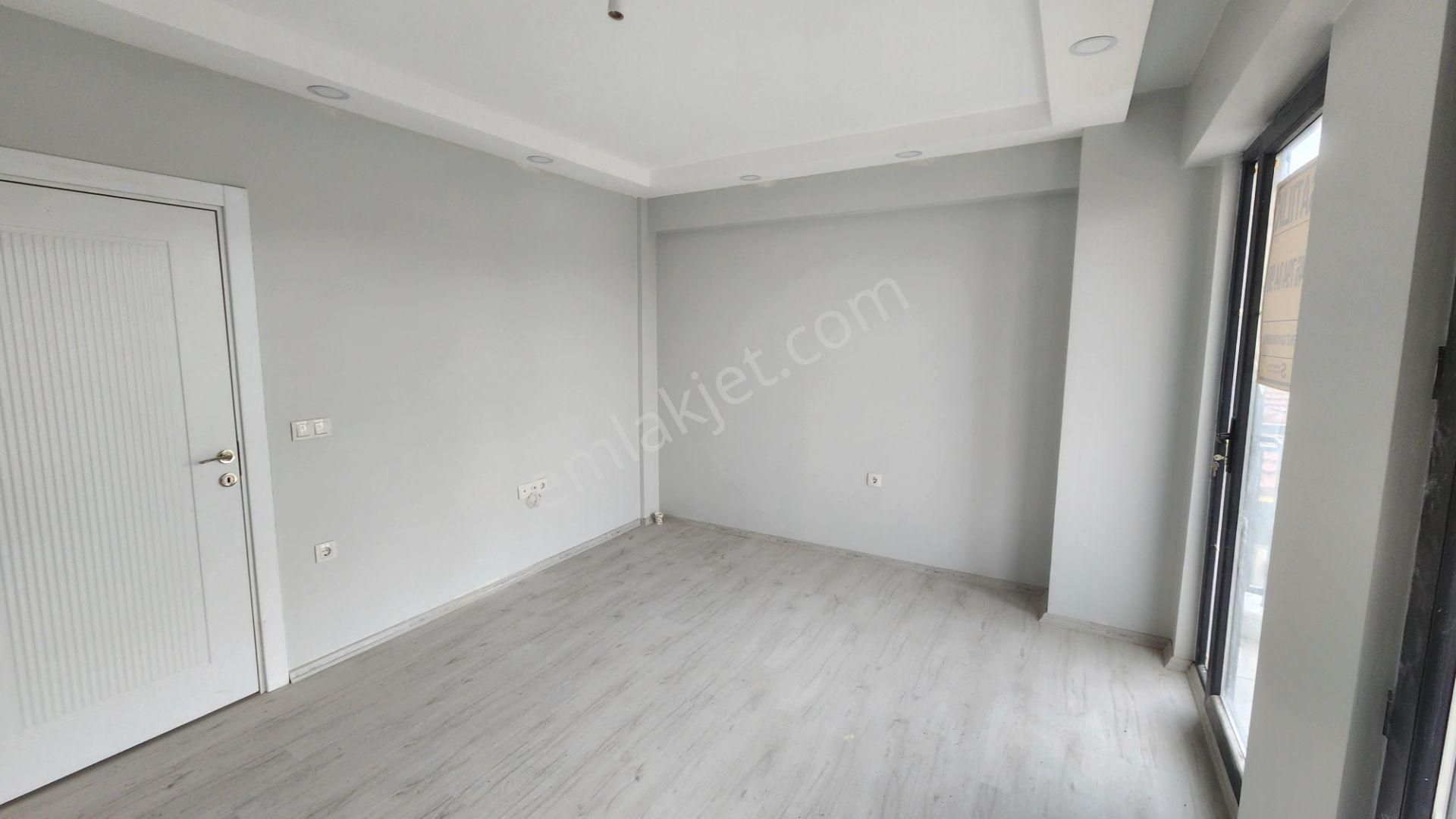 Altınova Merkez'de Sıfır Ful Eşyalı 1+1 Arakat Daire - Görsel 13