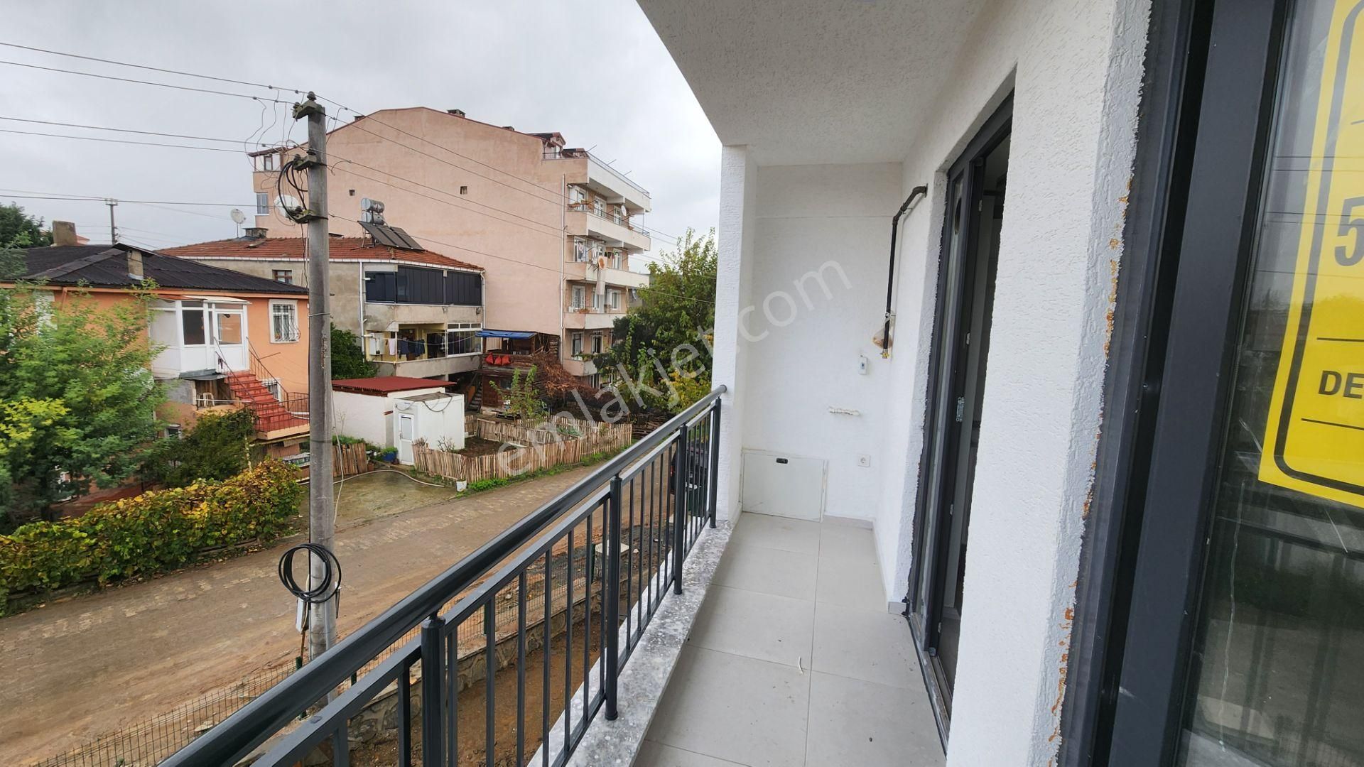 Altınova Merkez'de Sıfır Ful Eşyalı 1+1 Arakat Daire - Görsel 15