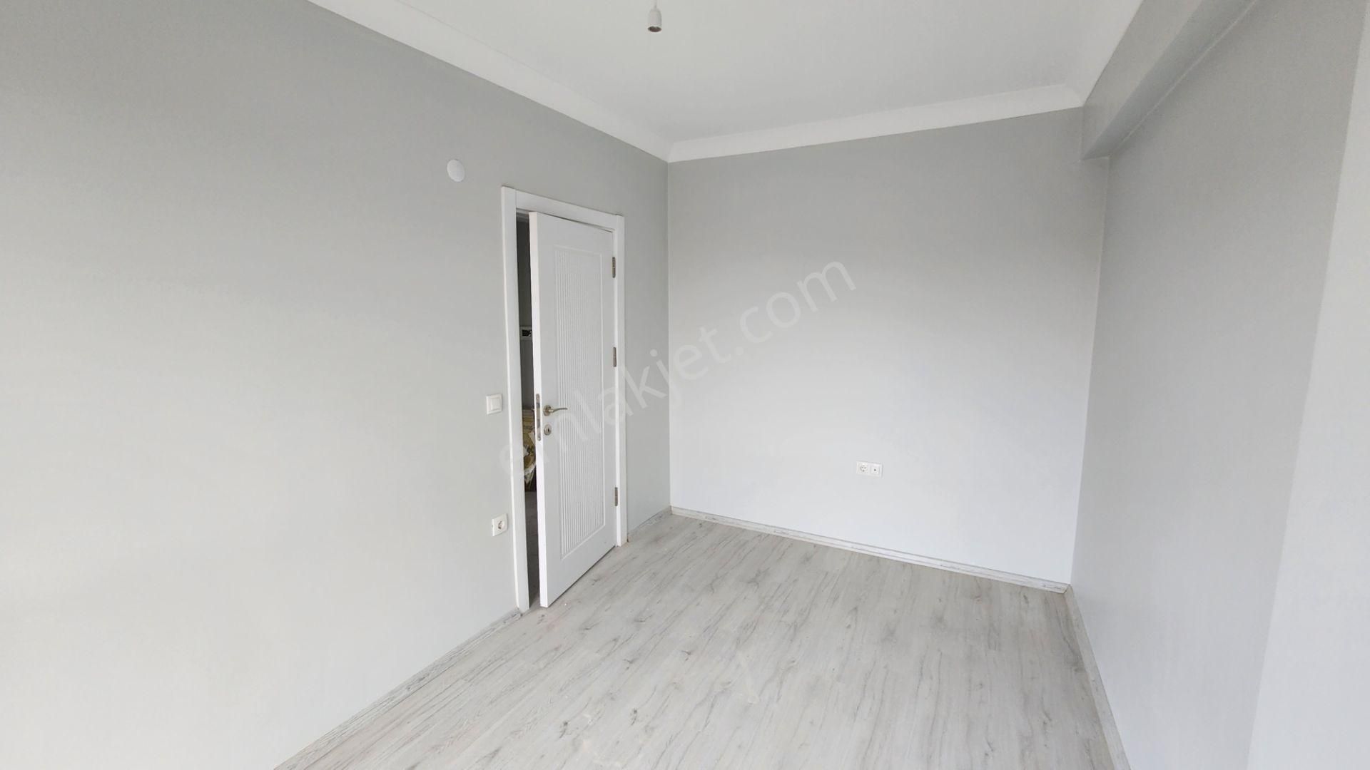 Altınova Merkez'de Sıfır Ful Eşyalı 1+1 Arakat Daire - Görsel 7