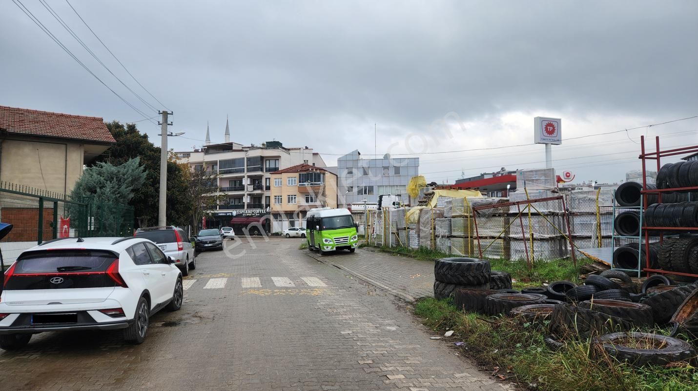 Altınova Merkez'de Sıfır Ful Eşyalı 1+1 Arakat Daire - Görsel 18