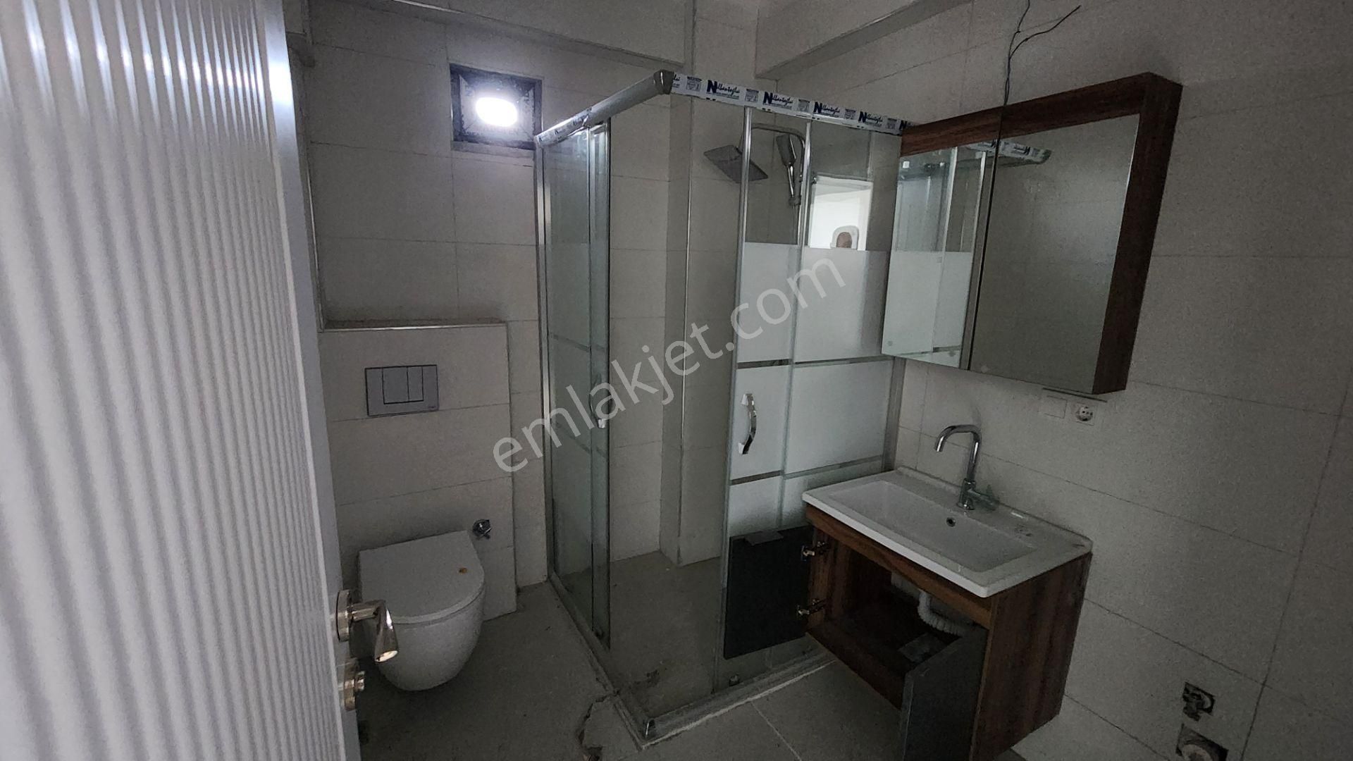 Altınova Merkez'de Sıfır Ful Eşyalı 1+1 Arakat Daire - Görsel 9