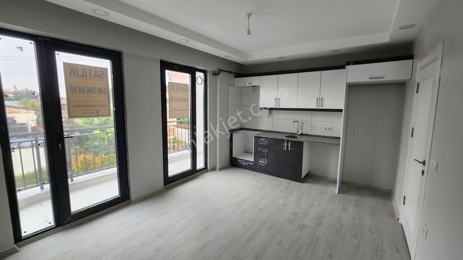 Altınova Merkez'de Sıfır Ful Eşyalı 1+1 Arakat Daire - Görsel 11