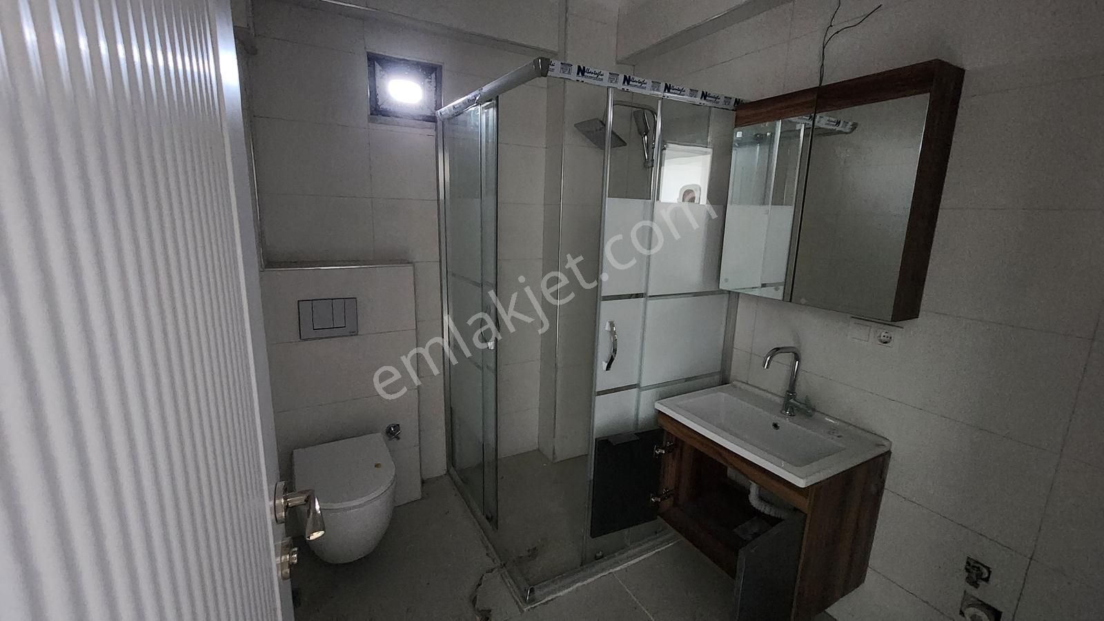 Altınova Merkez'de Sıfır Ful Eşyalı 1+1 Arakat Daire - Görsel 8