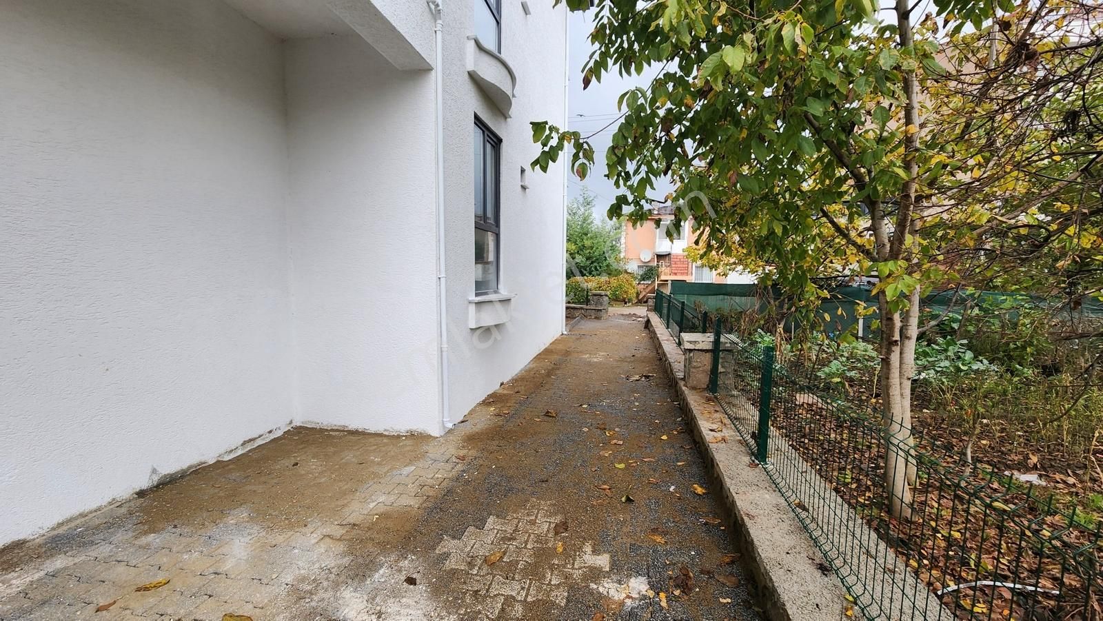 Altınova Merkez'de Sıfır Ful Eşyalı 1+1 Arakat Daire - Görsel 16