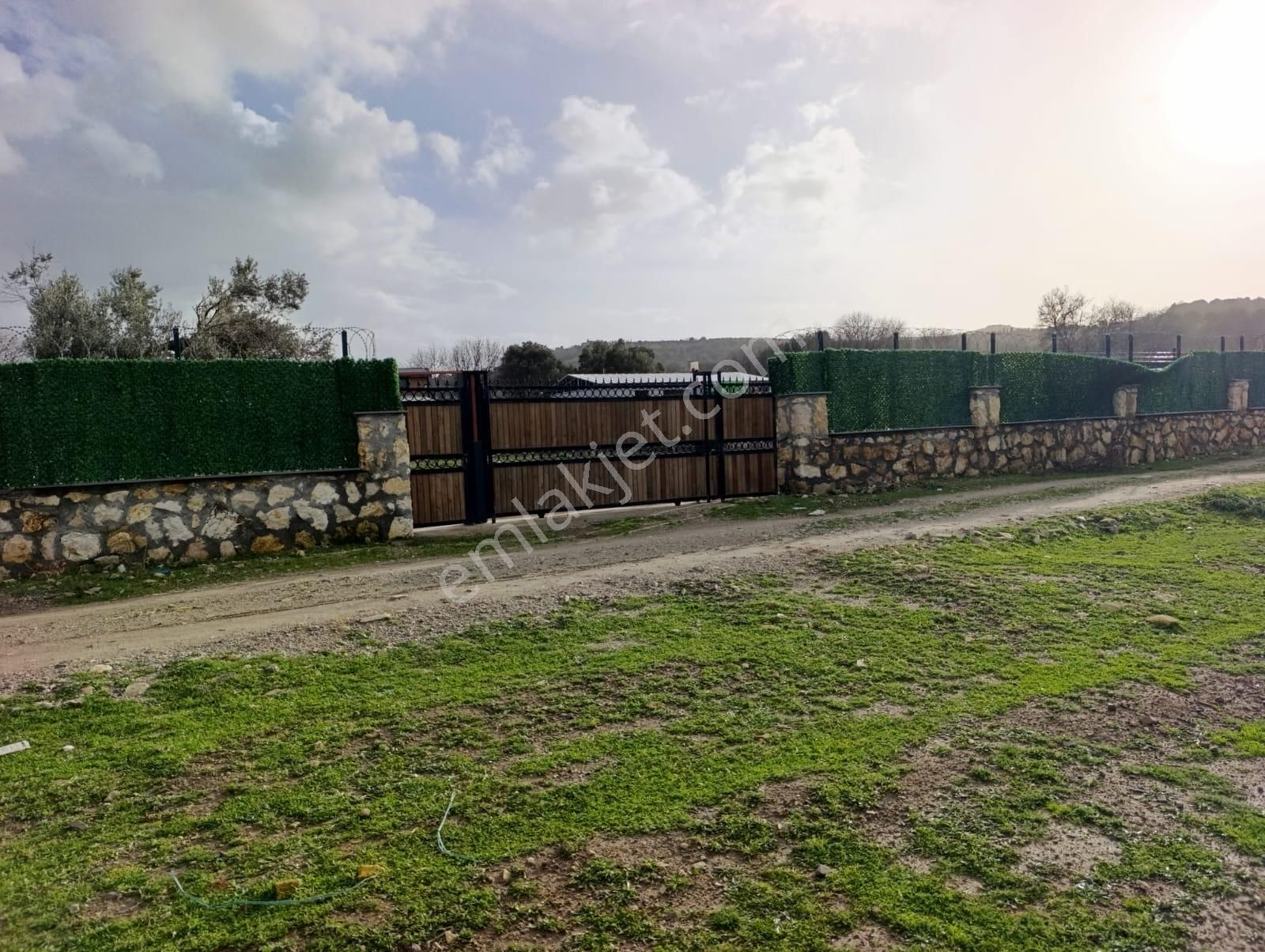 Foça Bucak Mevkiinde Satılık 1500m2 Hisse Tapulu Arazi - Görsel 12