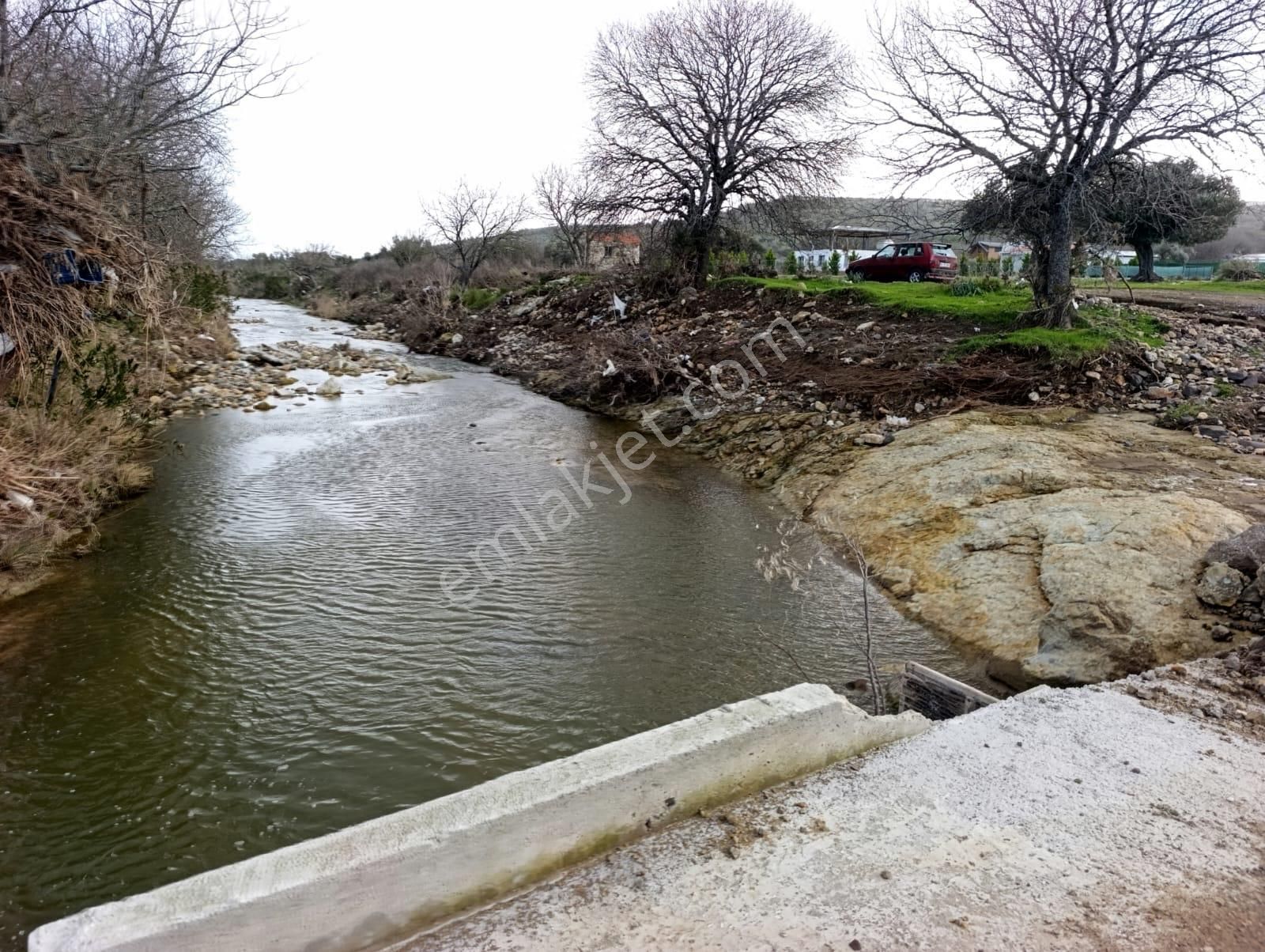 Foça Bucak Mevkiinde Satılık 1500m2 Hisse Tapulu Arazi - Görsel 10