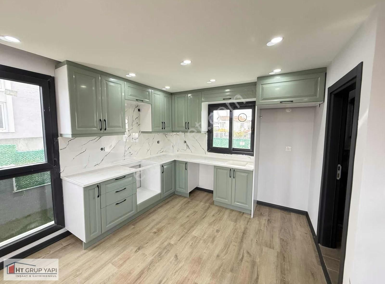 ▃▅▇ht Grup▇▅▃merkezi Konumda Geniş Bahçeli İskanlı Villa - Görsel 3