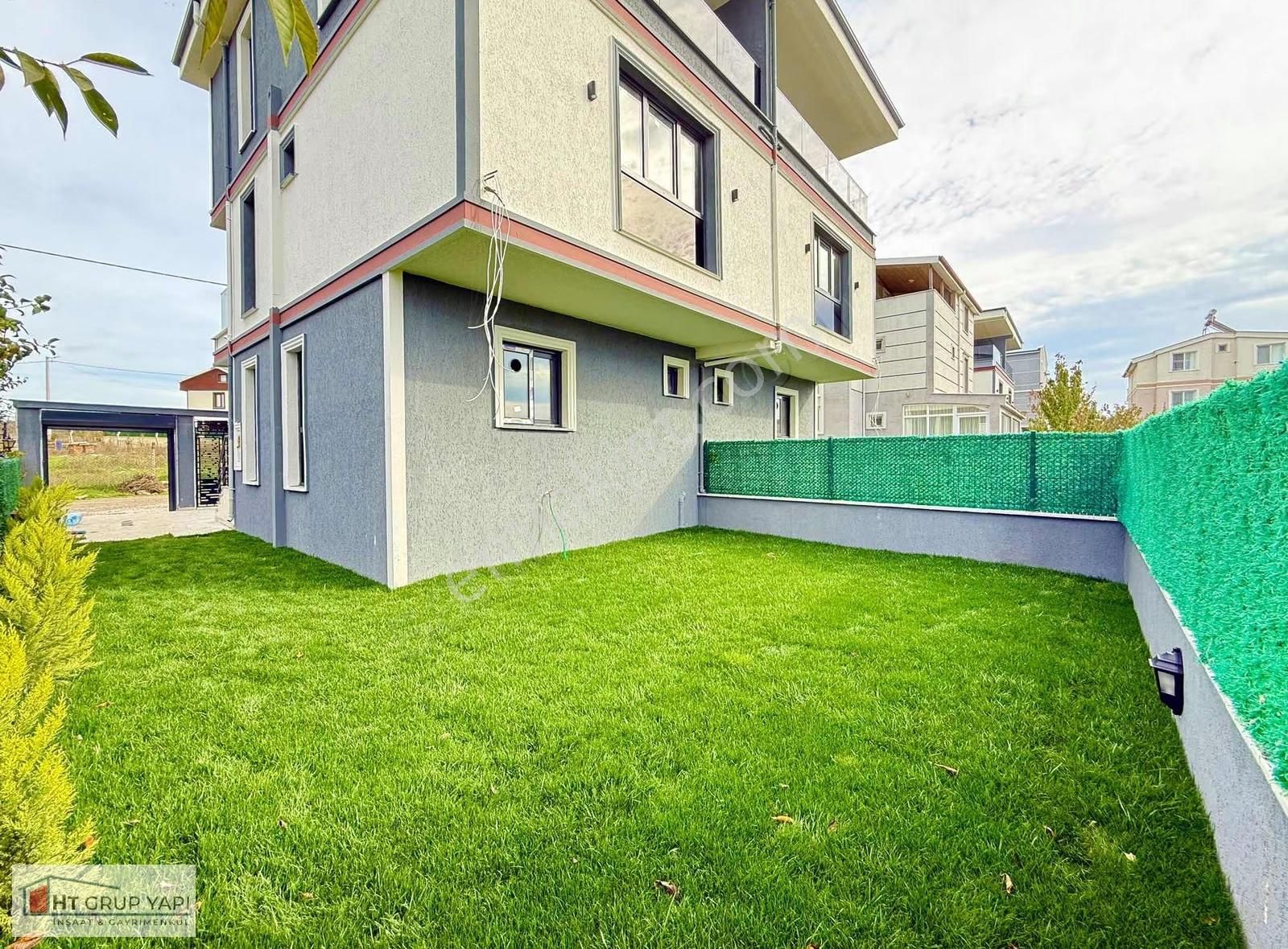 ▃▅▇ht Grup▇▅▃merkezi Konumda Geniş Bahçeli İskanlı Villa - Görsel 9