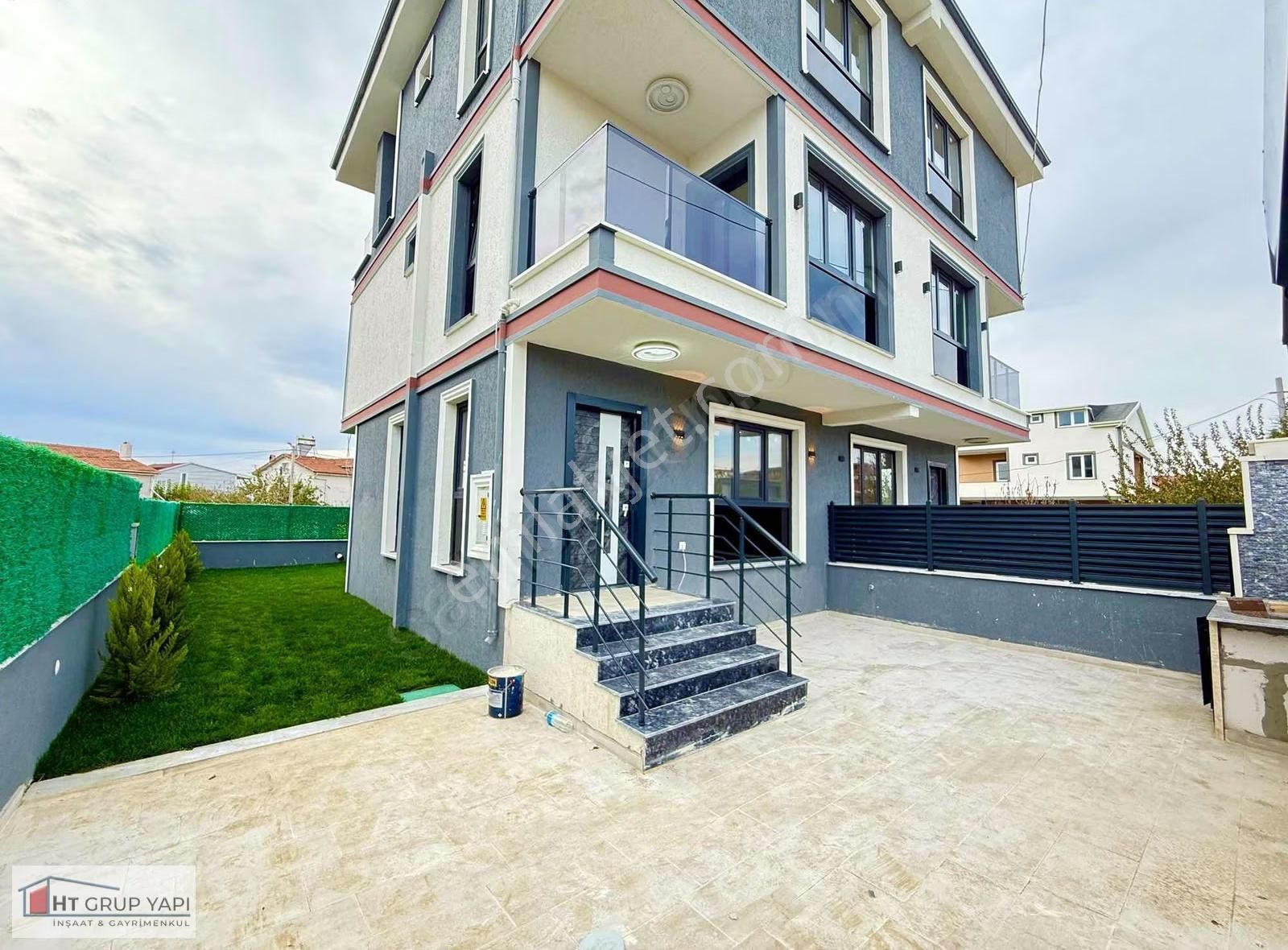 ▃▅▇ht Grup▇▅▃merkezi Konumda Geniş Bahçeli İskanlı Villa - Görsel 27