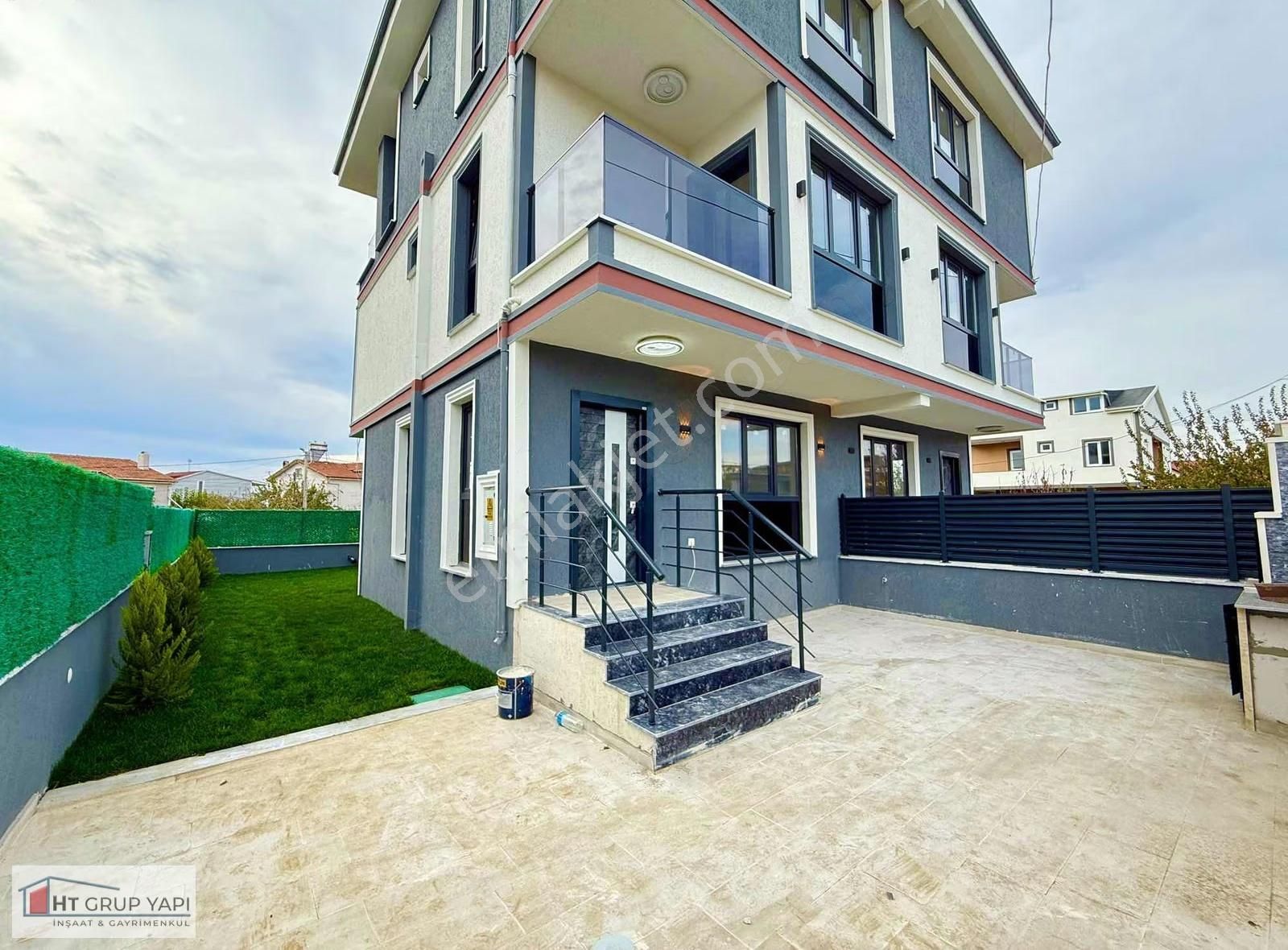 ▃▅▇ht Grup▇▅▃merkezi Konumda Geniş Bahçeli İskanlı Villa - Görsel 5