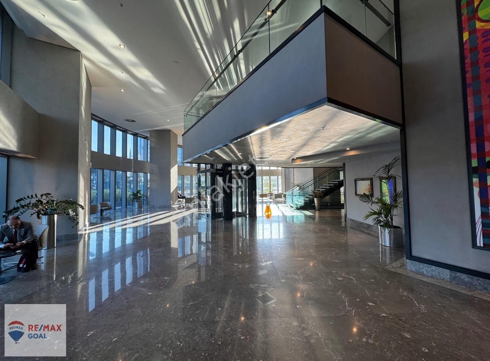 Skyland B Blokta Modern, Şık Ve Hazır Ofis 130 M²(brüt) - Görsel 3