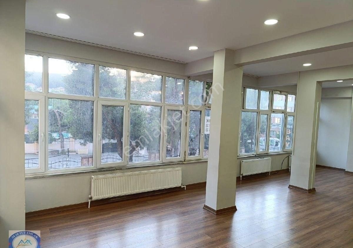 Kiralık Beykoz Ortacesmede 144 M2 İşyeri