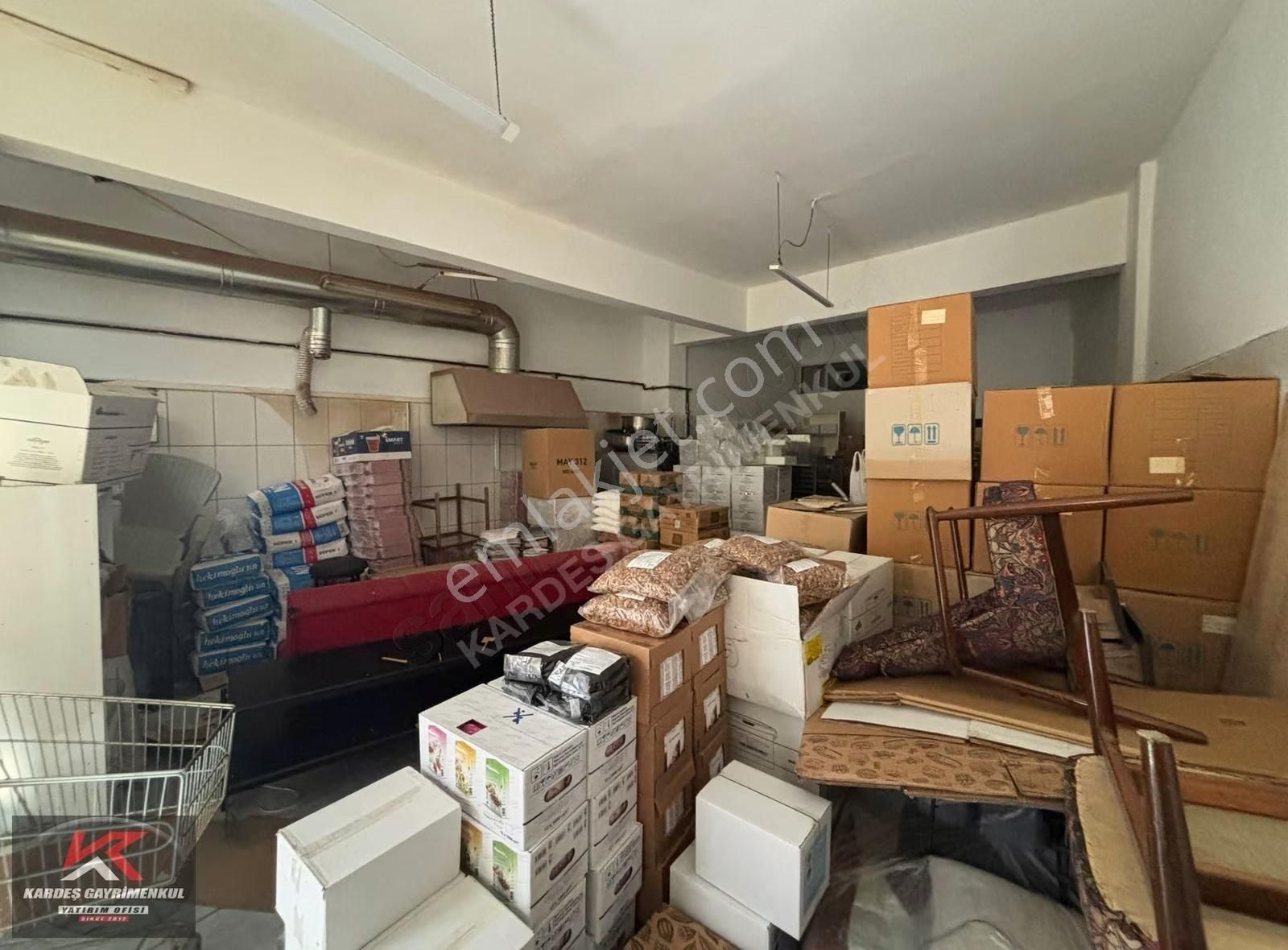 Merkezi Konumda 100 M² Geniş Vitrinli Satılık Ticari Dükkan - Görsel 2