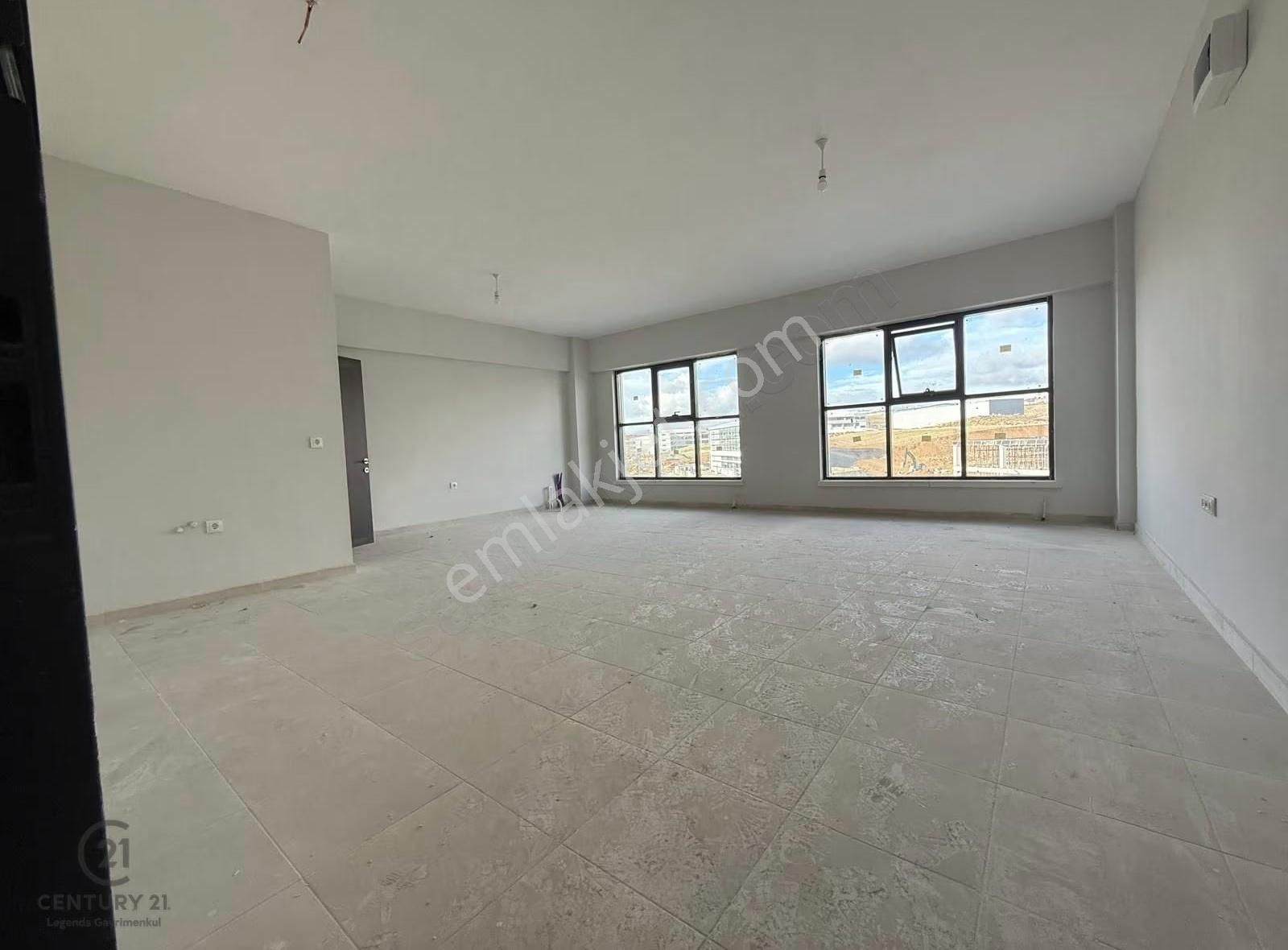 Yenimahalle'de Cadde Üzeri Satılık Ofis - Görsel 3