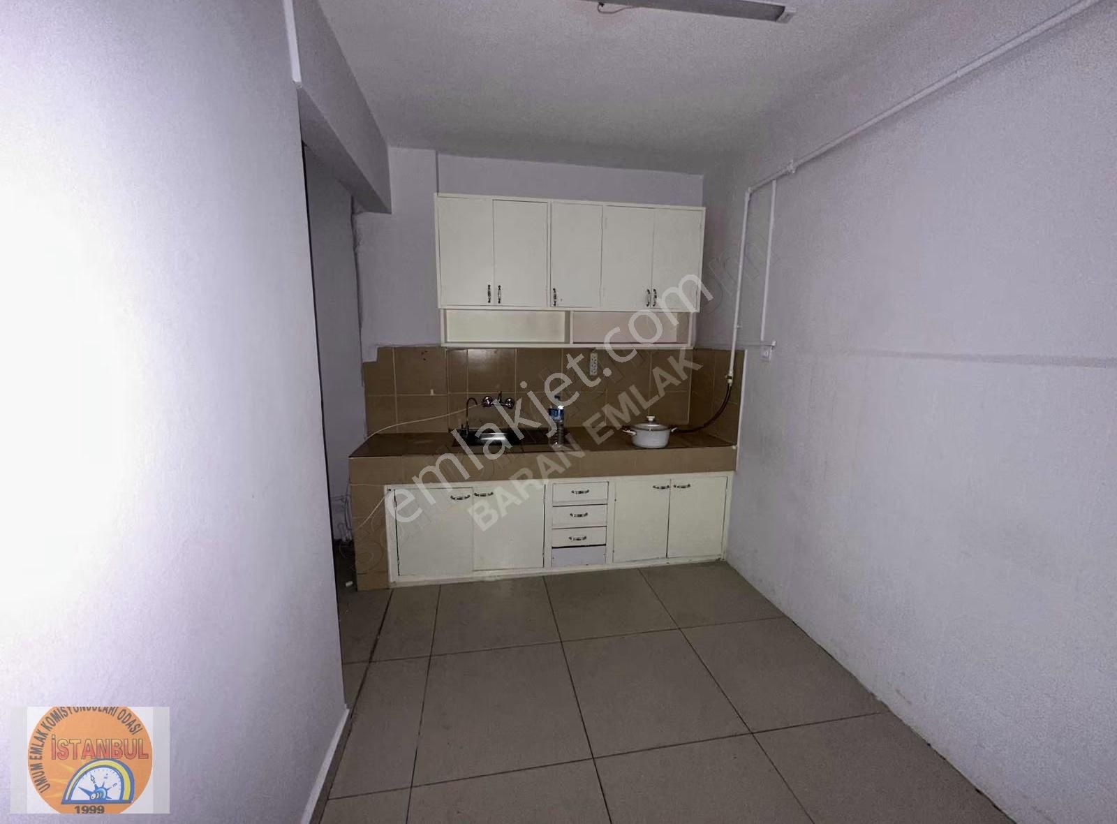 Bakırköyde Köşe Konum Yüksek Giriş Kiralık Dükkan - Görsel 9