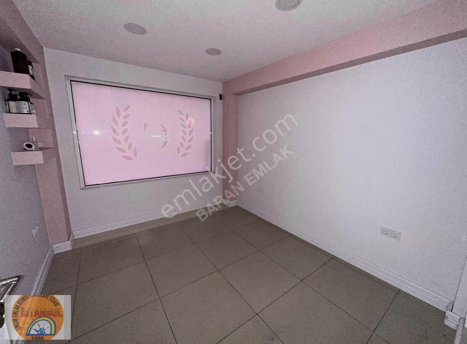 Bakırköyde Köşe Konum Yüksek Giriş Kiralık Dükkan - Görsel 24