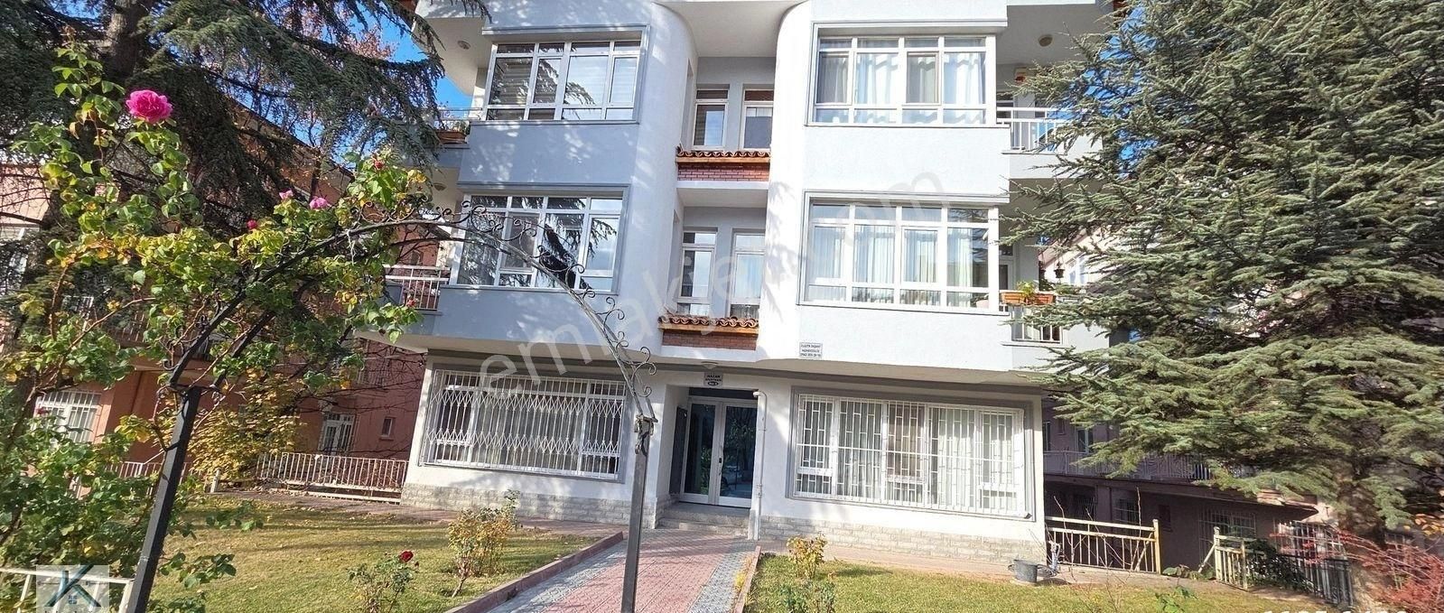 Satılık, G.o.p.' Ta, 2+1 Bahçe Kullanımlı, Hazan Sokak'ta