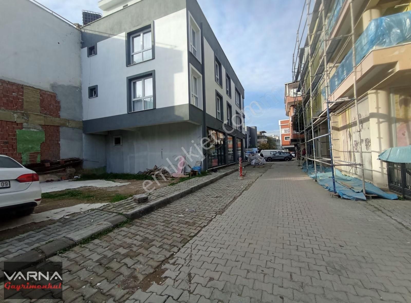 Gaziemir Dokuzeylül Mah 100 M2 Ofis Dükkan Mağaza - Görsel 13