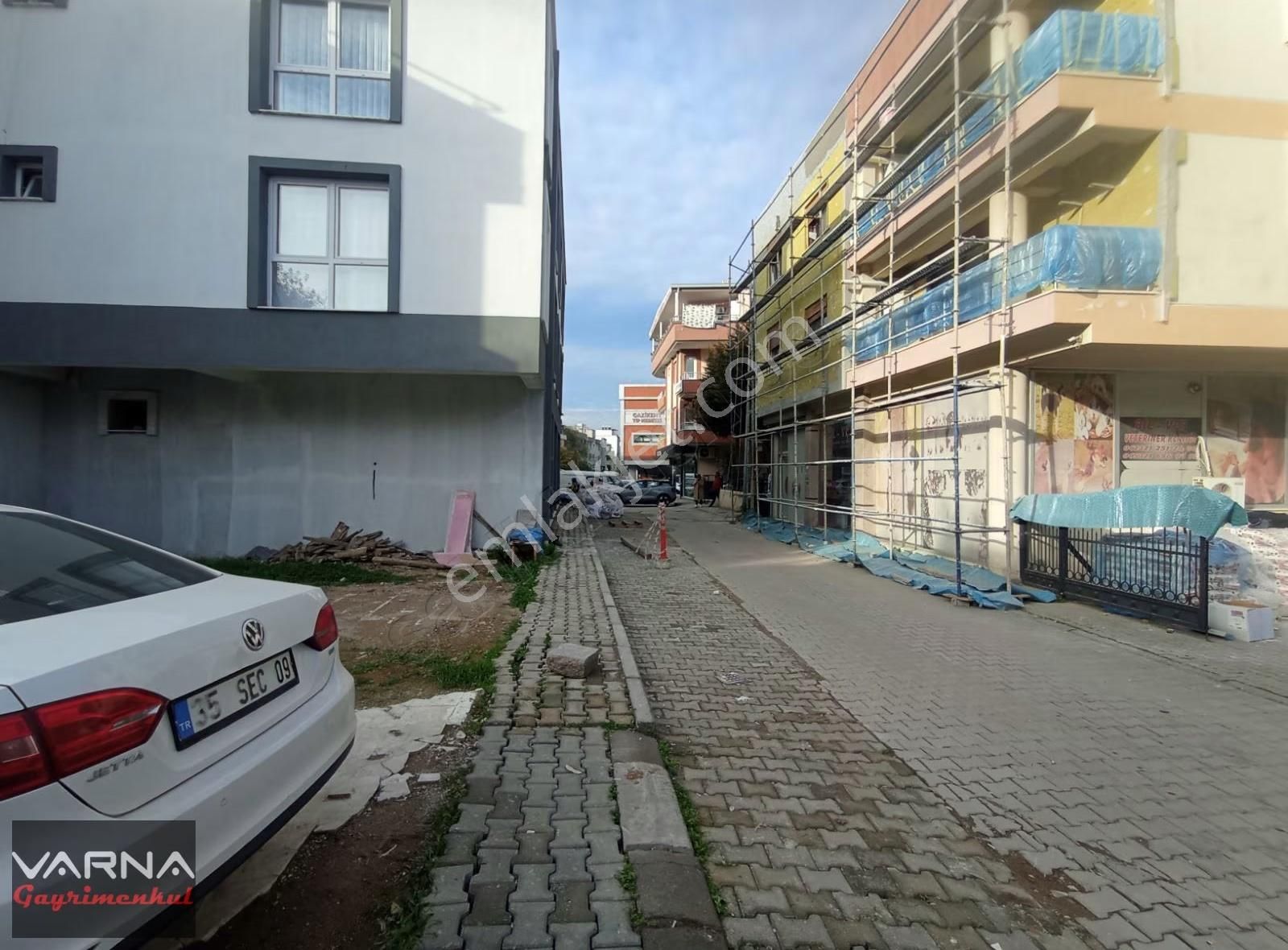 Gaziemir Dokuzeylül Mah 100 M2 Ofis Dükkan Mağaza - Görsel 12