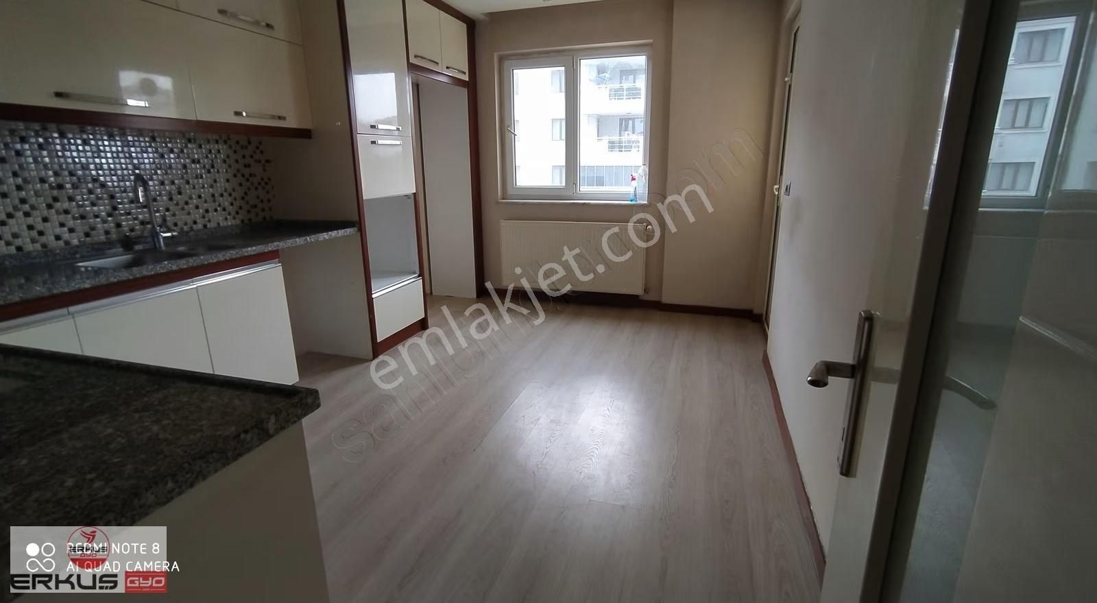 Adalette Kiralık Lüks 3+1 - Görsel 16