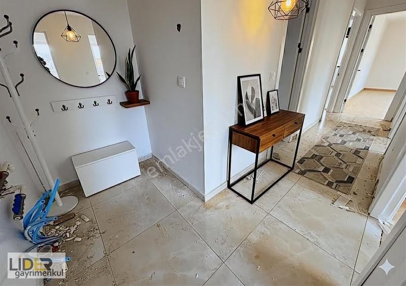 Lider'den Küçükyalı Marmaraya Yakın 3.kat Ön Köşe Lüks Sıfır 3+1 - Görsel 2