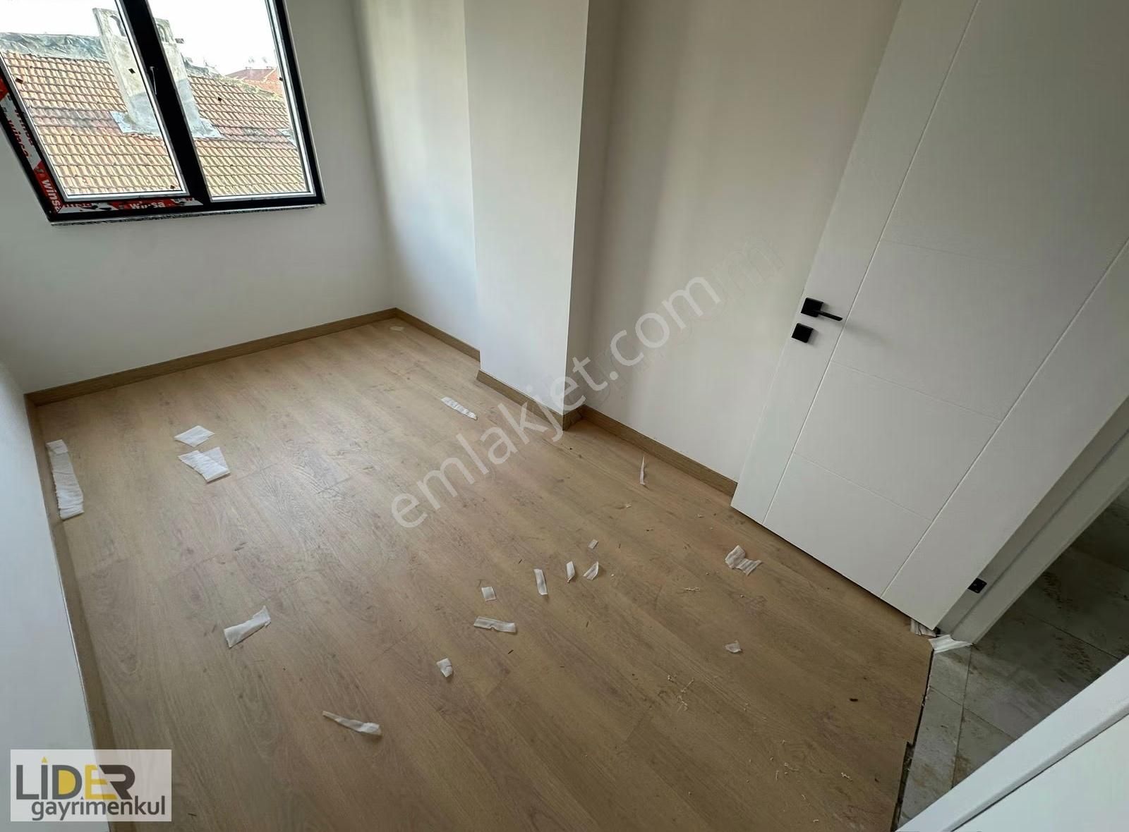 Lider'den Küçükyalı Marmaraya Yakın 3.kat Ön Köşe Lüks Sıfır 3+1 - Görsel 10