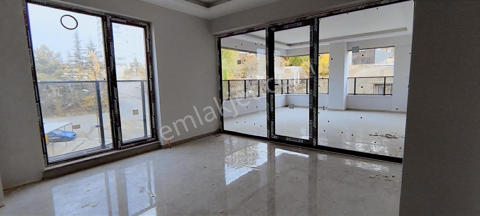 Brk'den Ege Mah Ultra Lüks Dizayn Sıfır Ebeveyn Banyolu 3.5+1 - Görsel 8