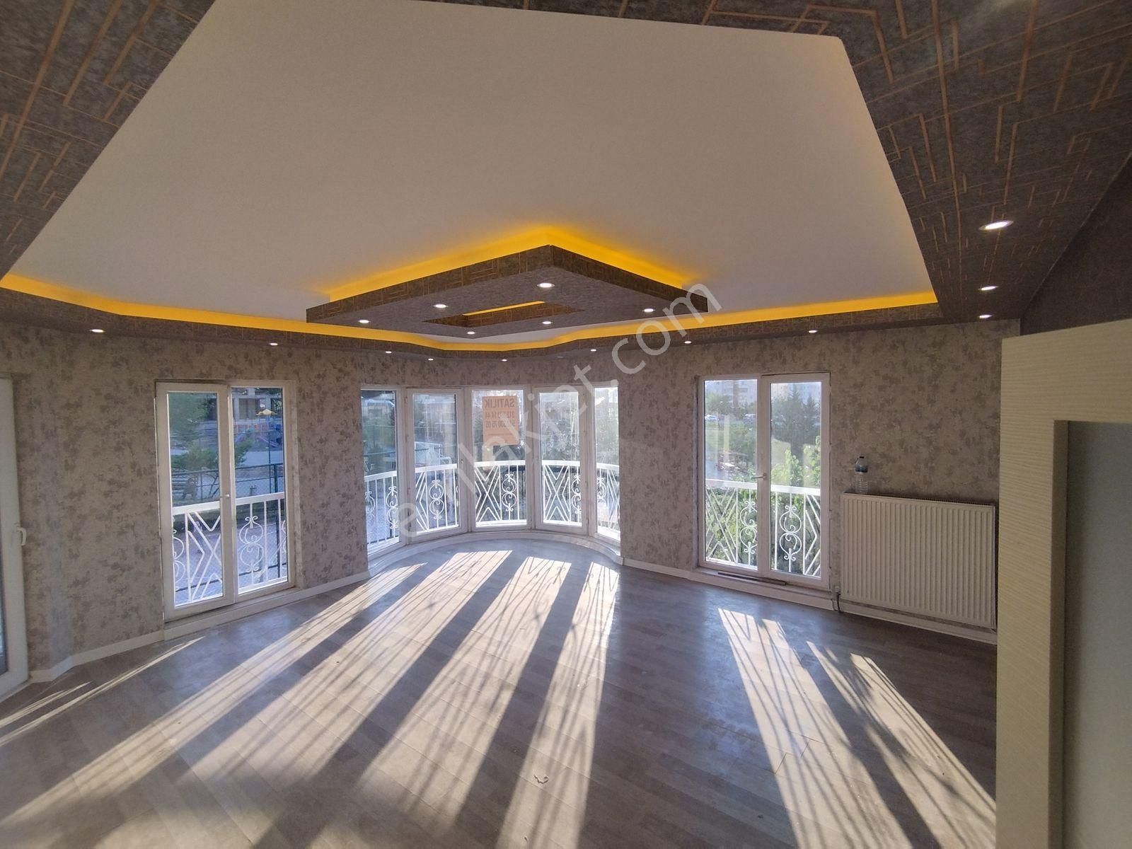 Brk'dan Güvenlikli Sitede Peyzaj Manzaralı Ara Katlüx Yapılı 3+1 - Görsel 6