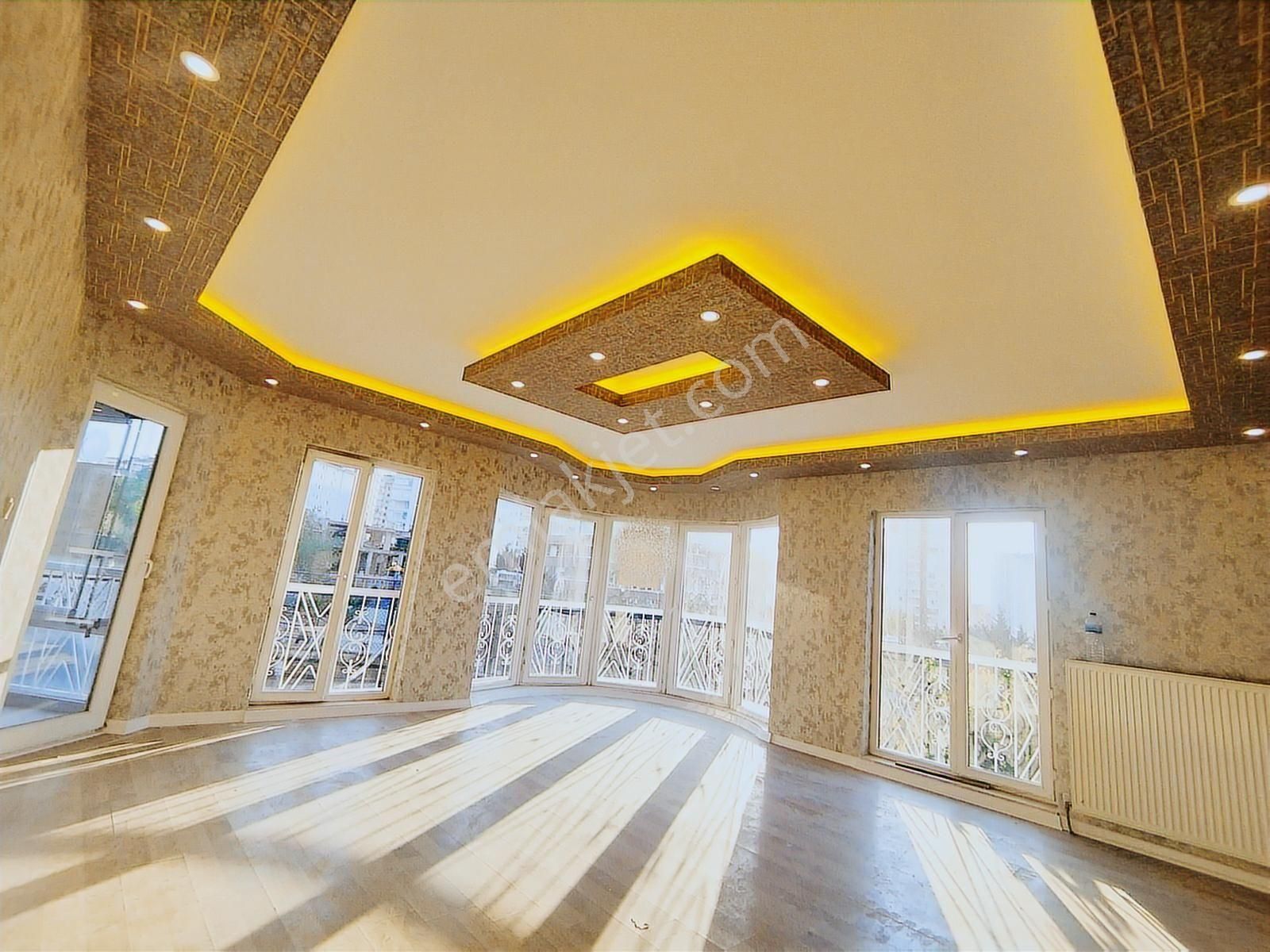Brk'dan Güvenlikli Sitede Peyzaj Manzaralı Ara Katlüx Yapılı 3+1 - Görsel 17