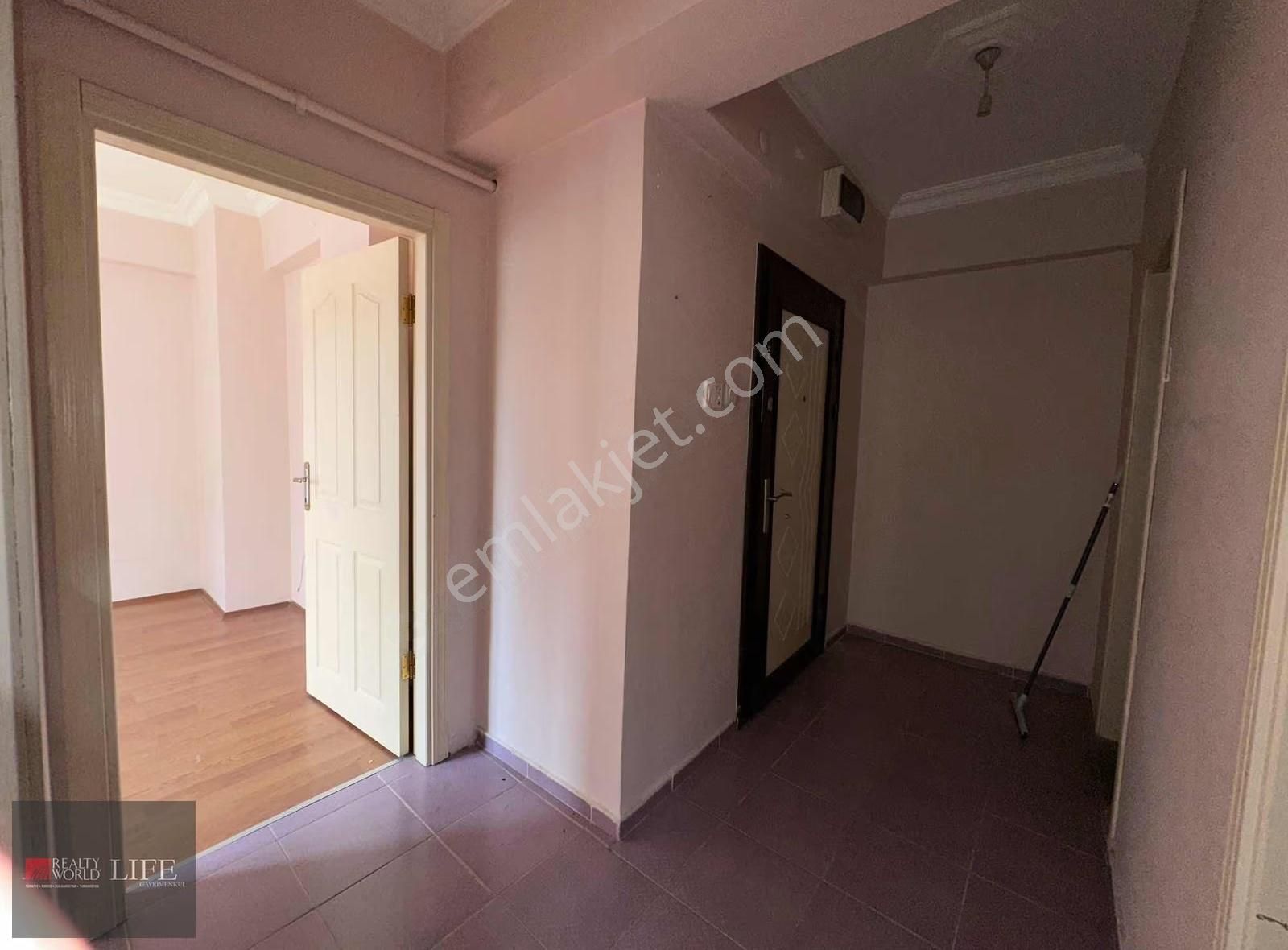 Rw Lıfe// Ömerağa Mah. Ayrı Mutfaklı Balkonlu 1+1 Kiralık Daire - Görsel 8