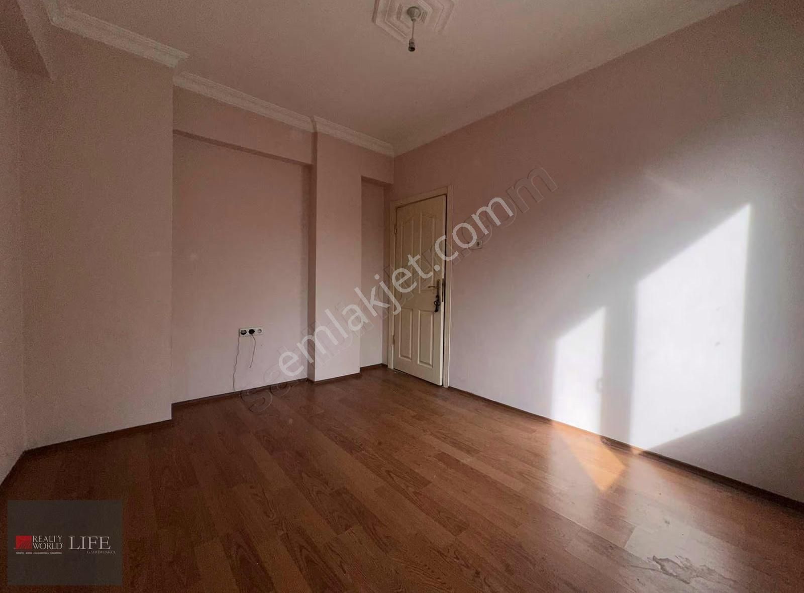 Rw Lıfe// Ömerağa Mah. Ayrı Mutfaklı Balkonlu 1+1 Kiralık Daire - Görsel 2