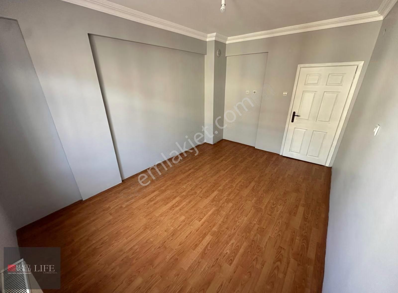 Rwlıfe// Osmangazi Mah. Adanır Sokakta Kiralık 3+1 Daire - Görsel 2