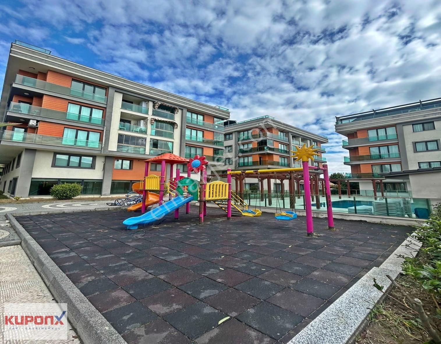 Beylikdüzü'nden Full Konsept Site İçi Deniz Manzaralı 3+1 Daire!