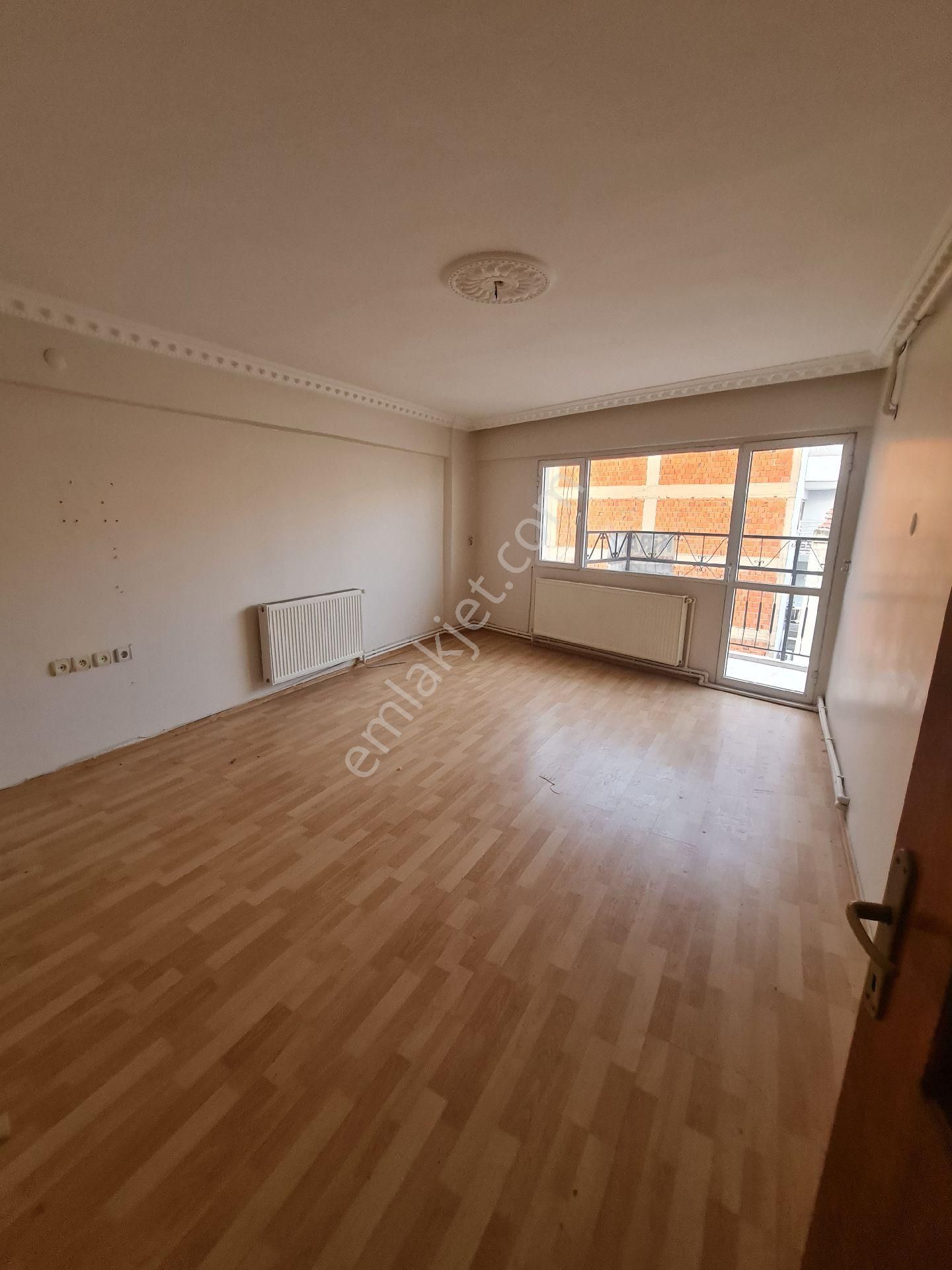 İzmir Konak Atilla Mahallesinde Kiralik 3+1