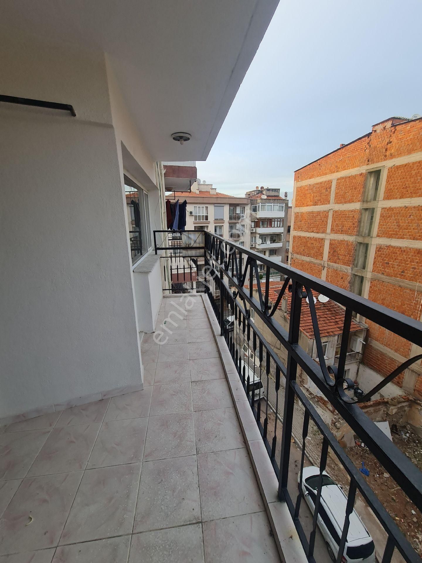 İzmir Konak Atilla Mahallesinde Kiralik 3+1 - Görsel 29