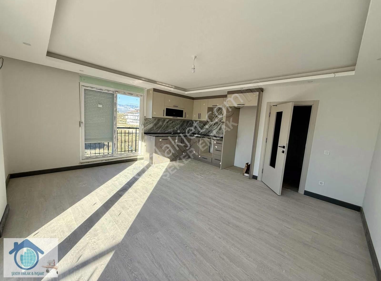 Sarılarda Satılık Fırsat Dubleks Daire 2 Katlı Pazara Yakın ! - Görsel 11