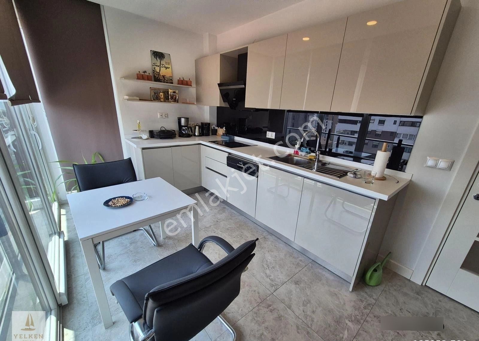 Suadiye'de Bağdat'a Çok Yakın 7/24 Güvenlik Havuzlu Deniz Manzaralı 3+1 - Görsel 10