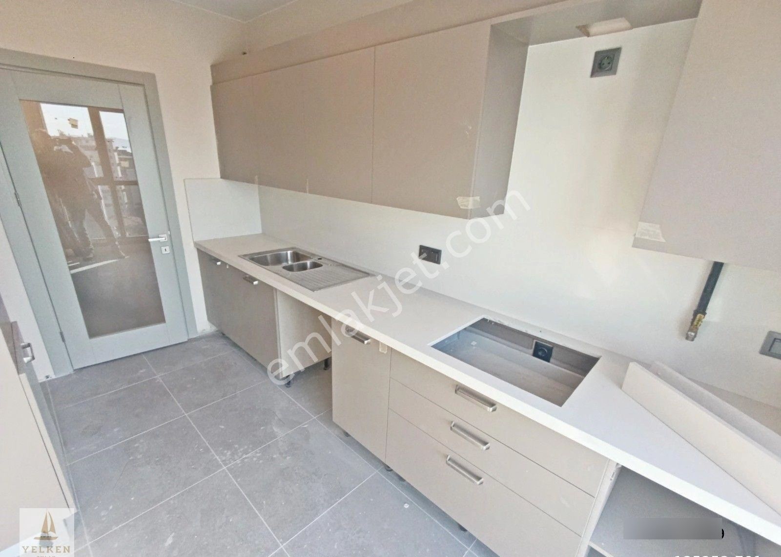 Suadiye'de Bağdat'a Çok Yakın 3+1 Kapanmaz Deniz Manzaralı Sıfır - Görsel 17