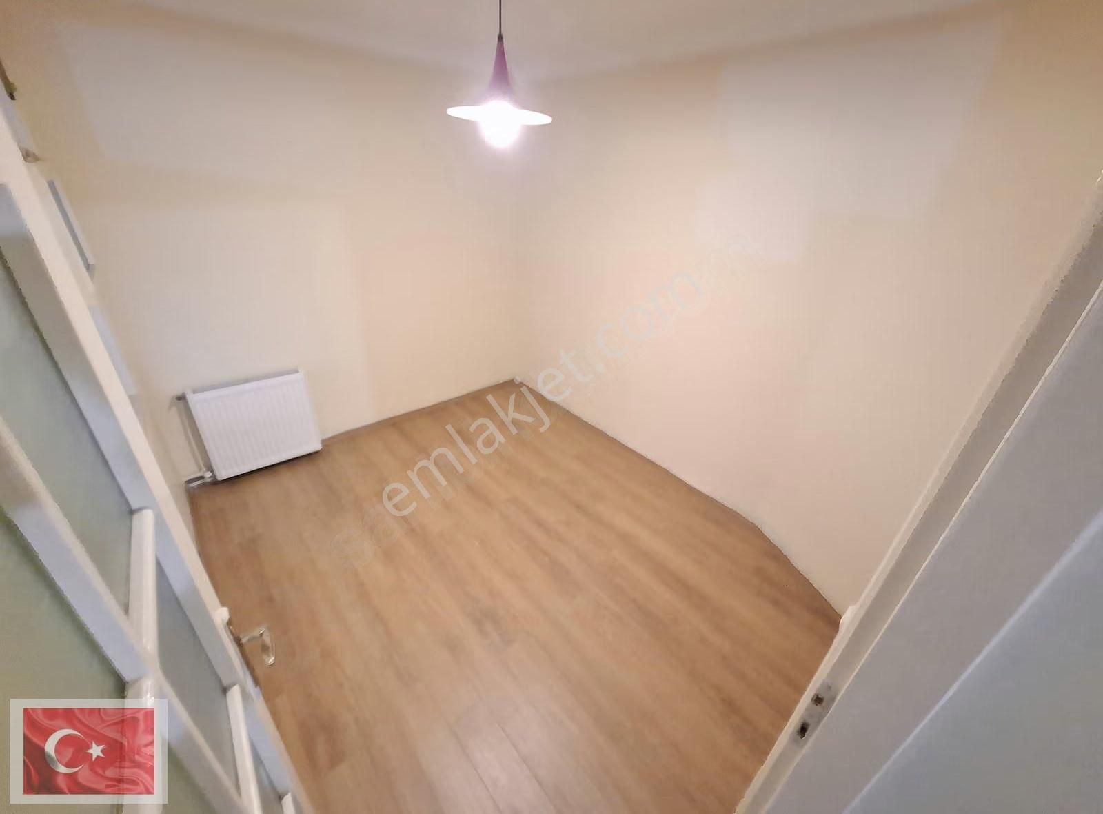 Düz Ayak 2+1 Dev Gibi Daire Ayrı Mutfaklı Teraslı Caddeye Yakın - Görsel 7