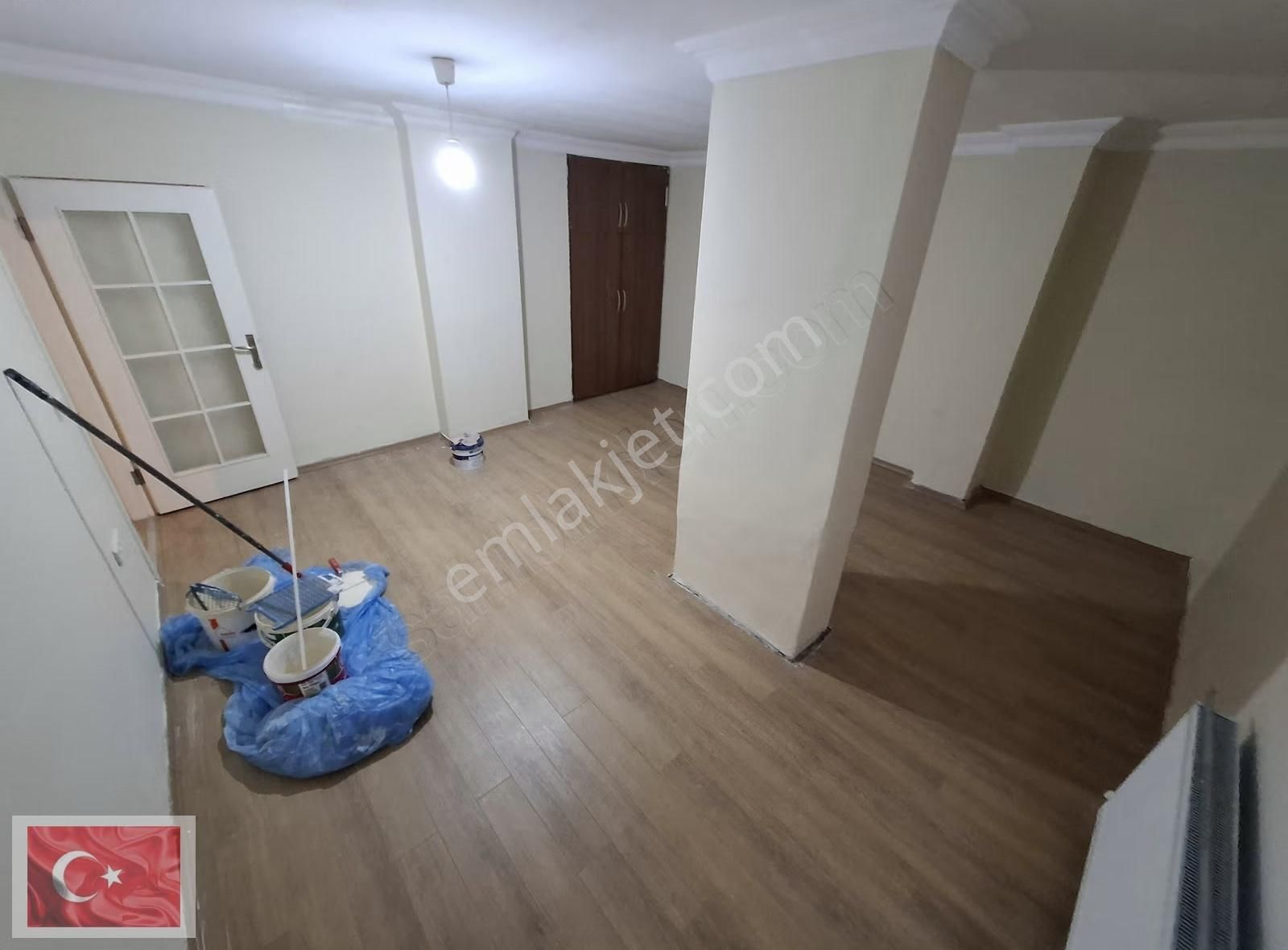 Düz Ayak 2+1 Dev Gibi Daire Ayrı Mutfaklı Teraslı Caddeye Yakın - Görsel 23