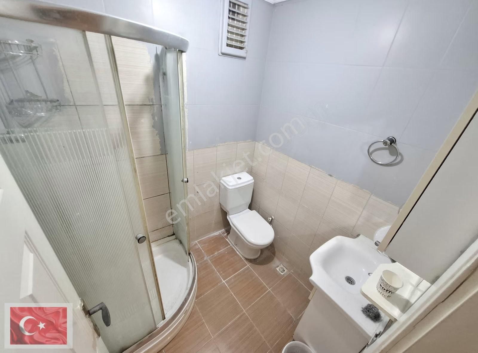 Düz Ayak 2+1 Dev Gibi Daire Ayrı Mutfaklı Teraslı Caddeye Yakın - Görsel 10