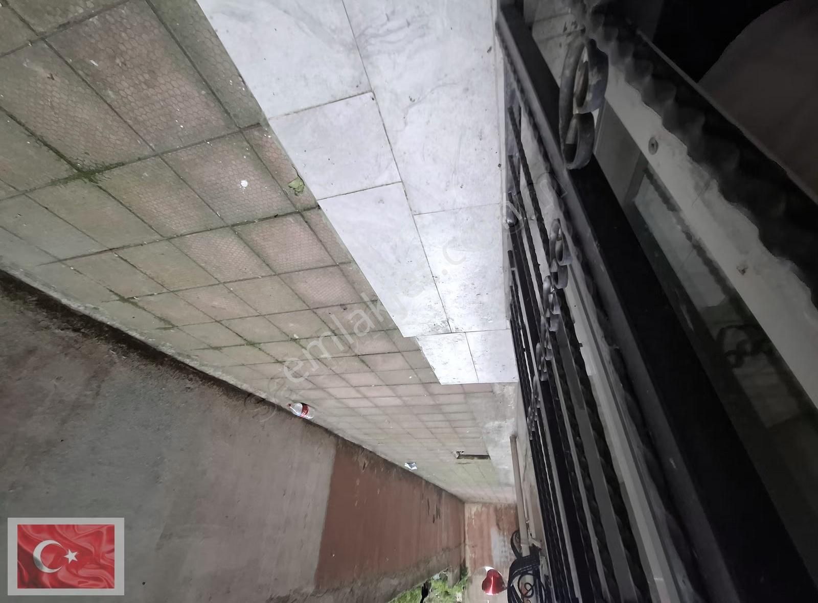 Düz Ayak 2+1 Dev Gibi Daire Ayrı Mutfaklı Teraslı Caddeye Yakın - Görsel 18