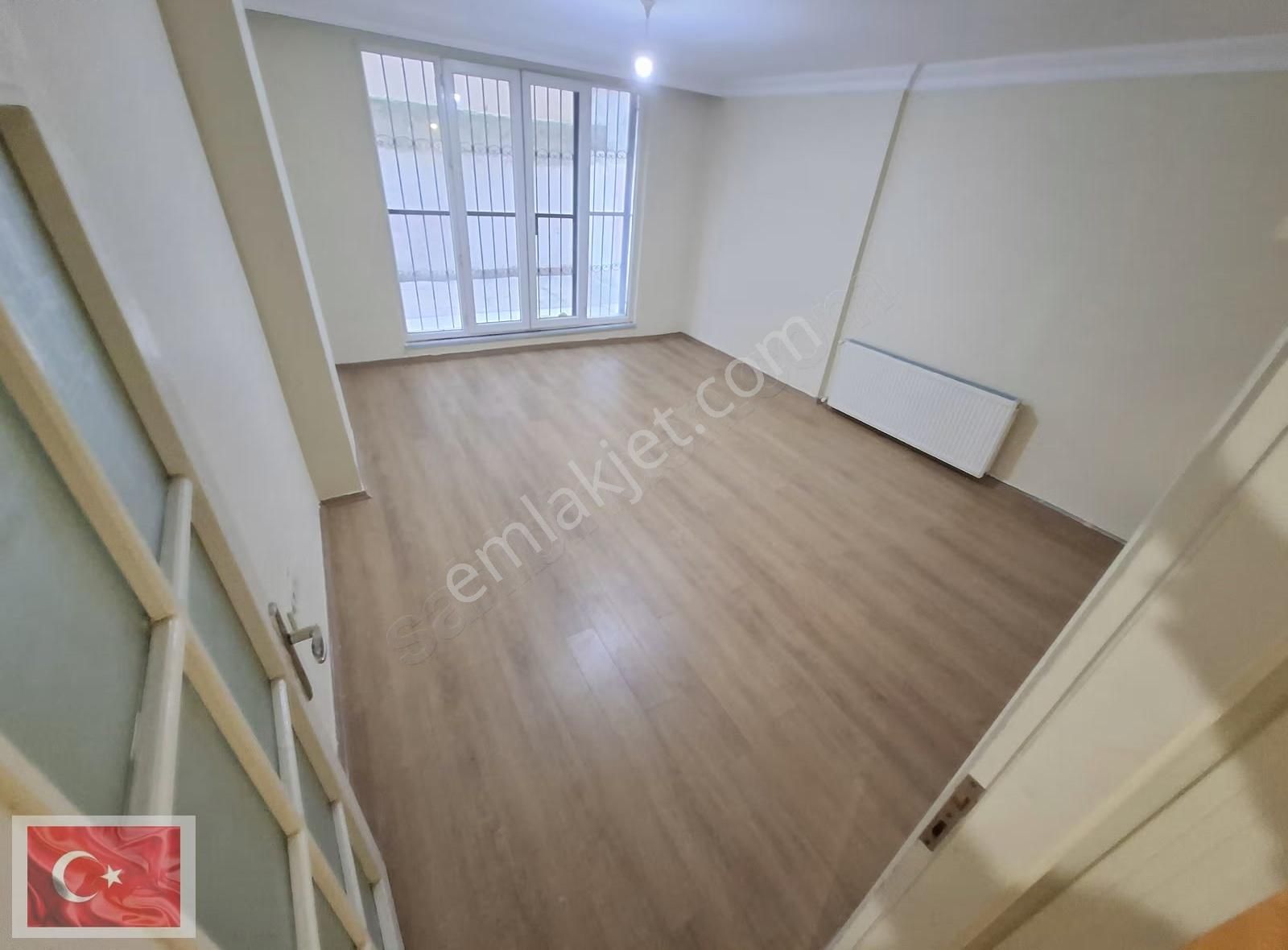 Düz Ayak 2+1 Dev Gibi Daire Ayrı Mutfaklı Teraslı Caddeye Yakın - Görsel 4