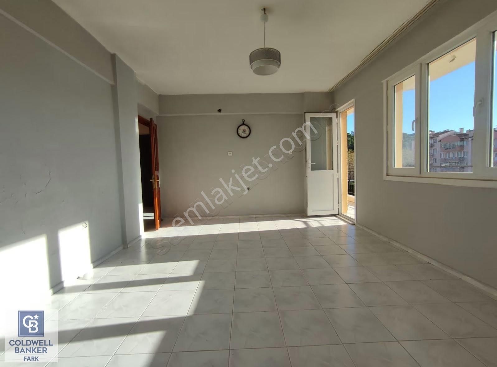 Ayvalık 150 Evler Mahallesinde Deniz Manzaralı Satılık 3+1 Daire - Görsel 5