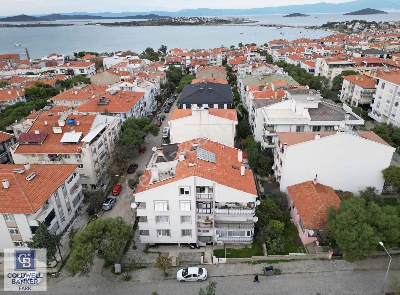 Ayvalık Merkezi Konumda Doğal Gazlı 2+1 - Görsel 22